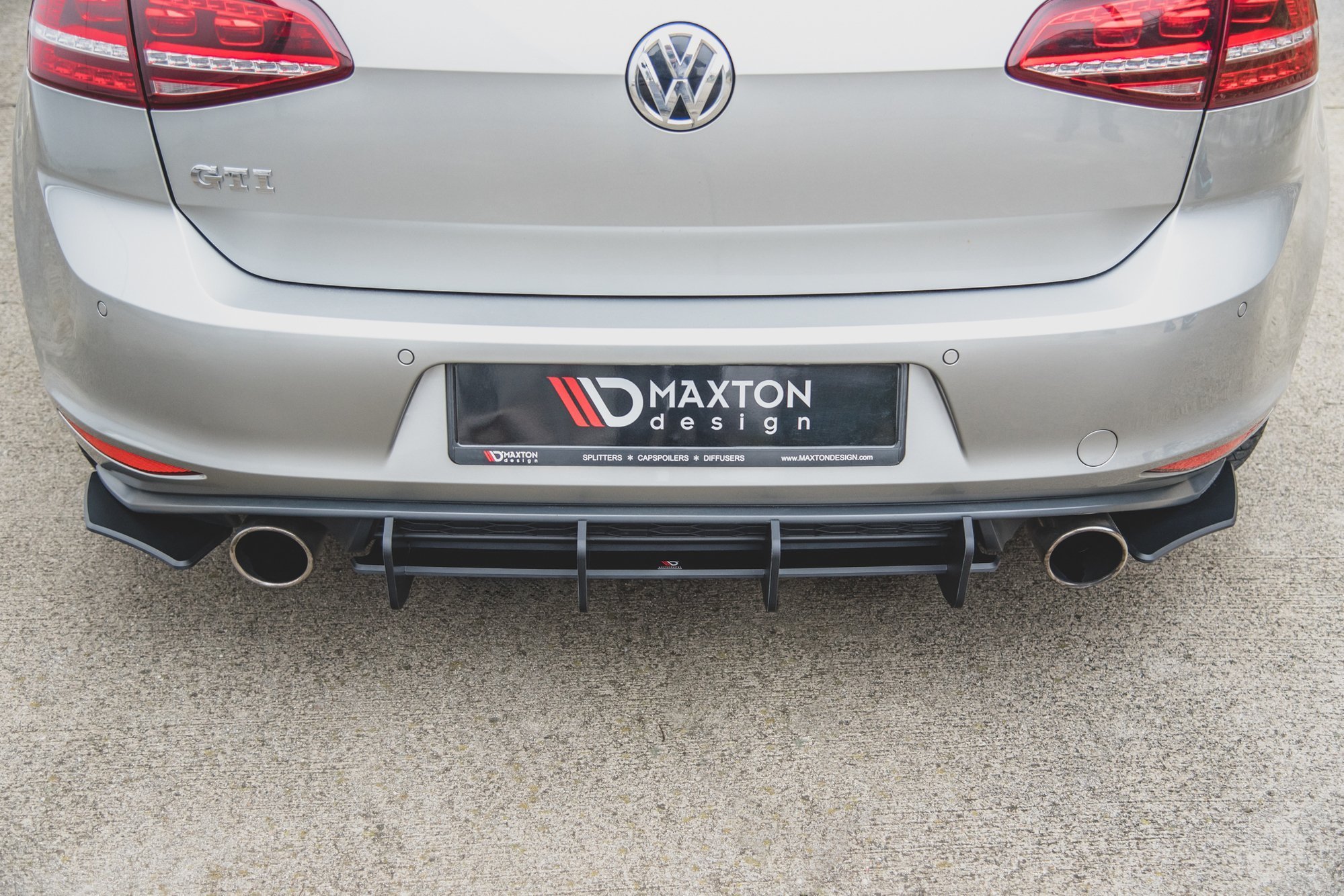 Maxton Design Robuste Racing Heck Ansatz Flaps Diffusor für L + R V.2 VW Golf 7 GTI