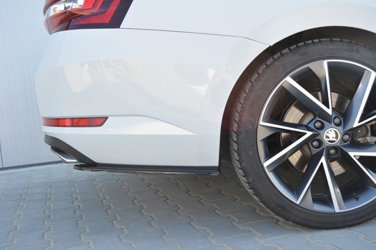 Maxton Design Heck Ansatz Flaps Diffusor für Skoda Superb Mk3 Hatchback / Kombi schwarz Hochglanz