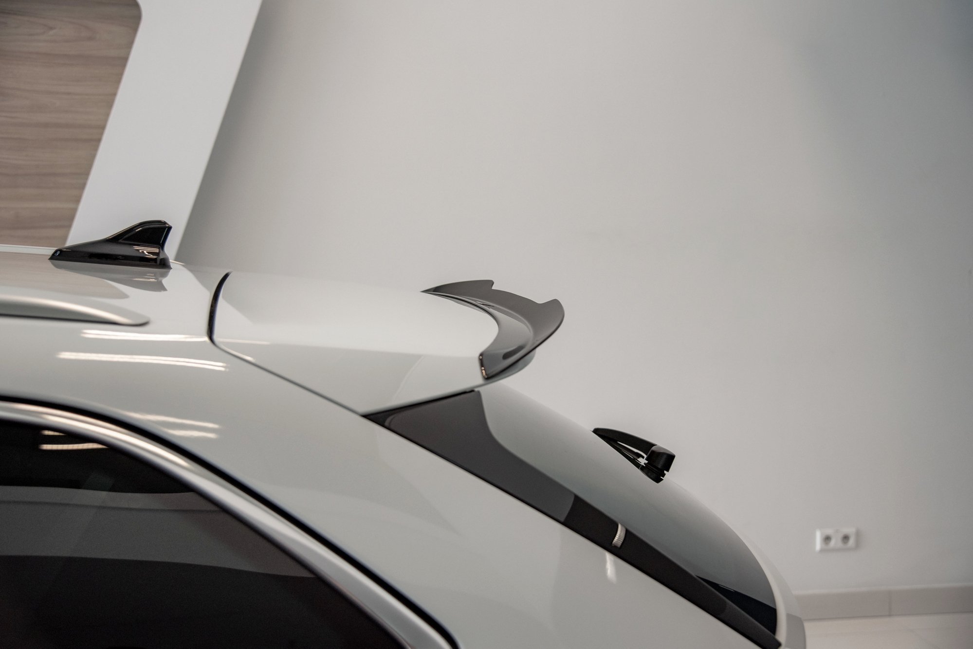 Maxton Design Spoiler CAP für Skoda Octavia Standard / RS Mk4 Combi schwarz Hochglanz