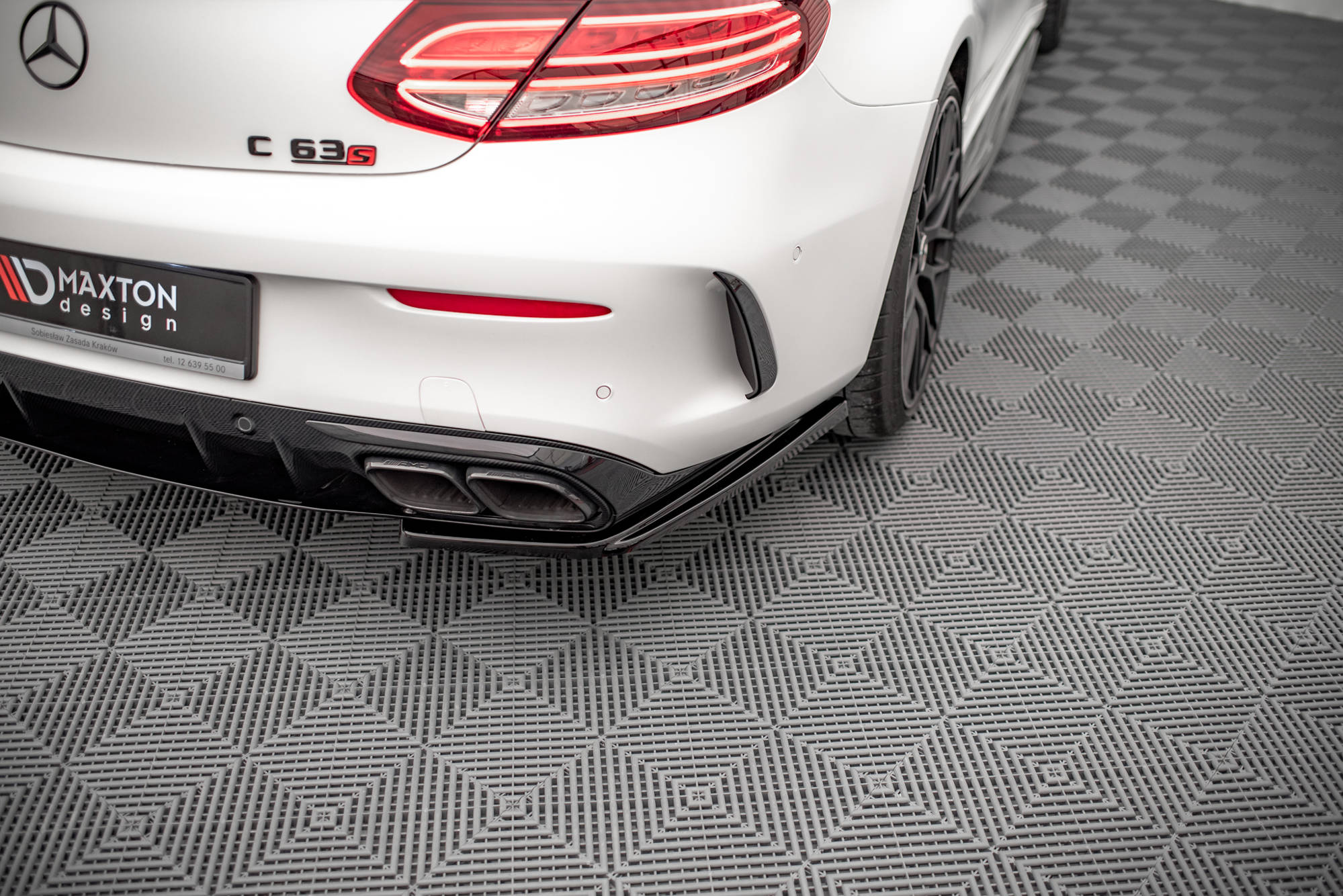 Maxton Design Heck Ansatz Flaps Diffusor für Mercedes-AMG C 63 AMG Coupe C205 Facelift schwarz Hochglanz
