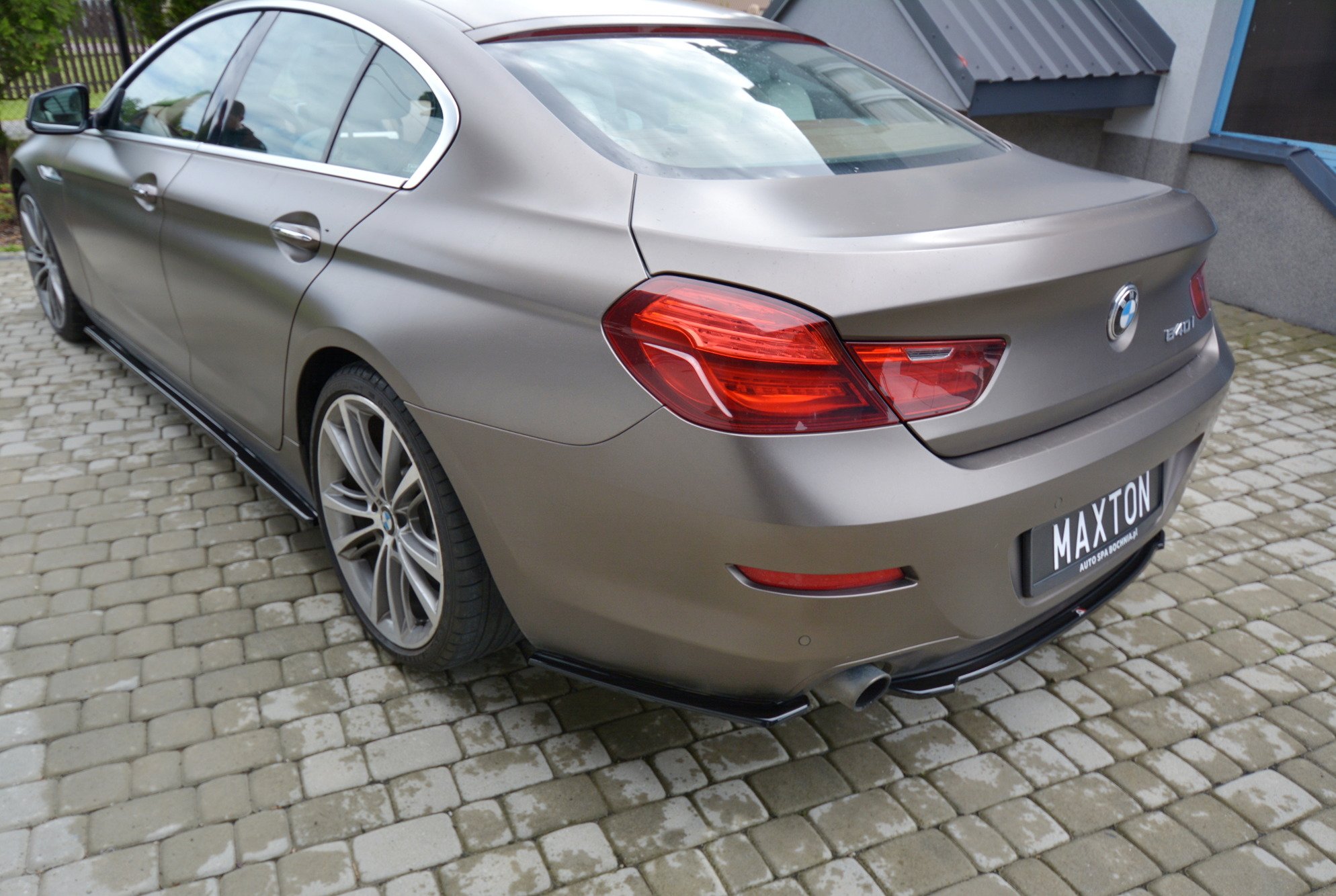 Maxton Design Mittlerer Diffusor Heck Ansatz für BMW 6er GRAN COUPÉ schwarz Hochglanz