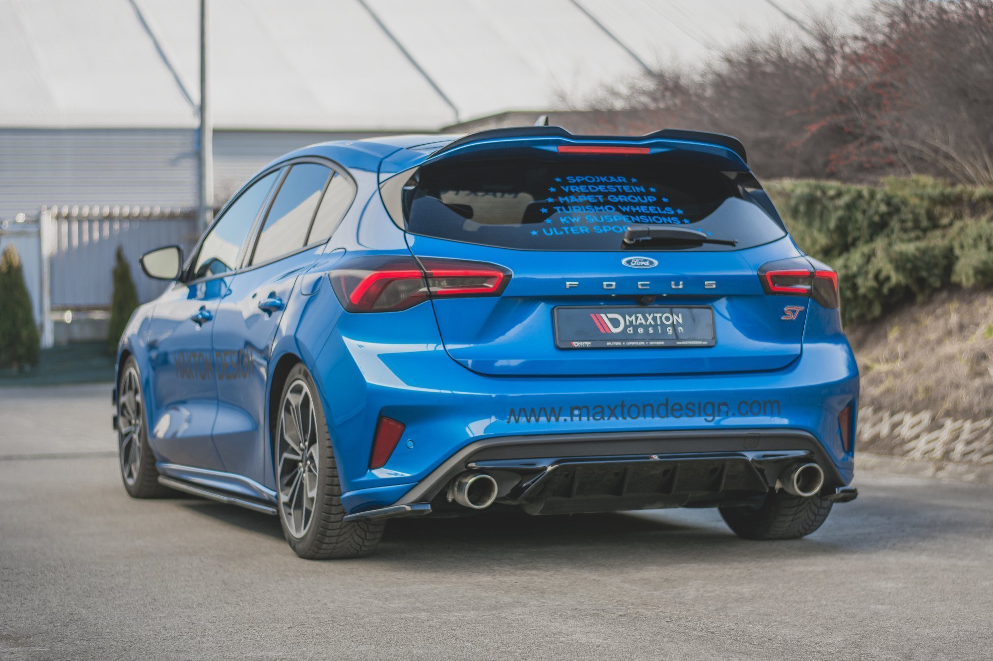Maxton Design Spoiler CAP V.1 für Ford Focus ST Mk4 schwarz Hochglanz