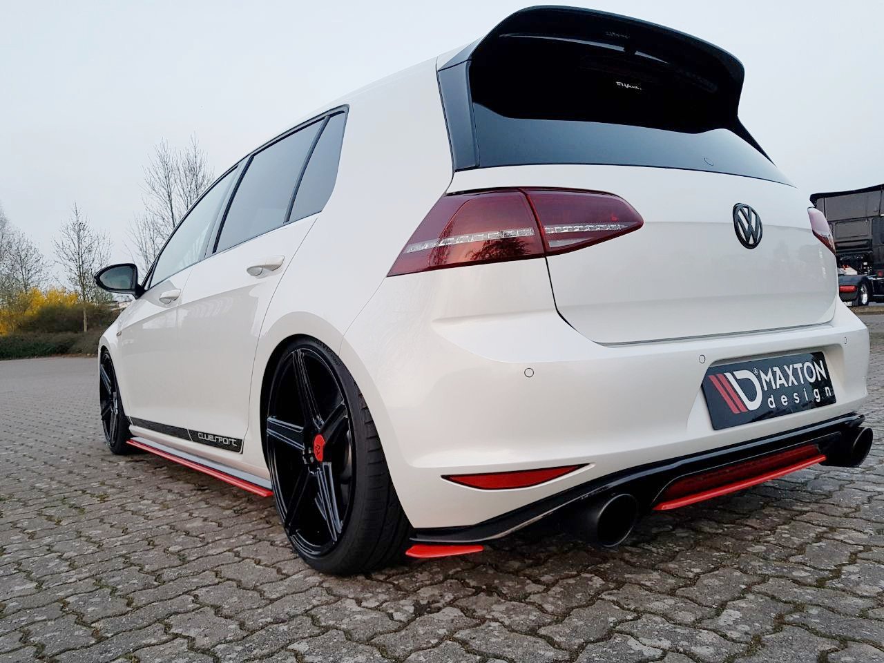 Maxton Design Heck Ansatz Flaps Diffusor für VW GOLF Mk7 GTI CLUBSPORT