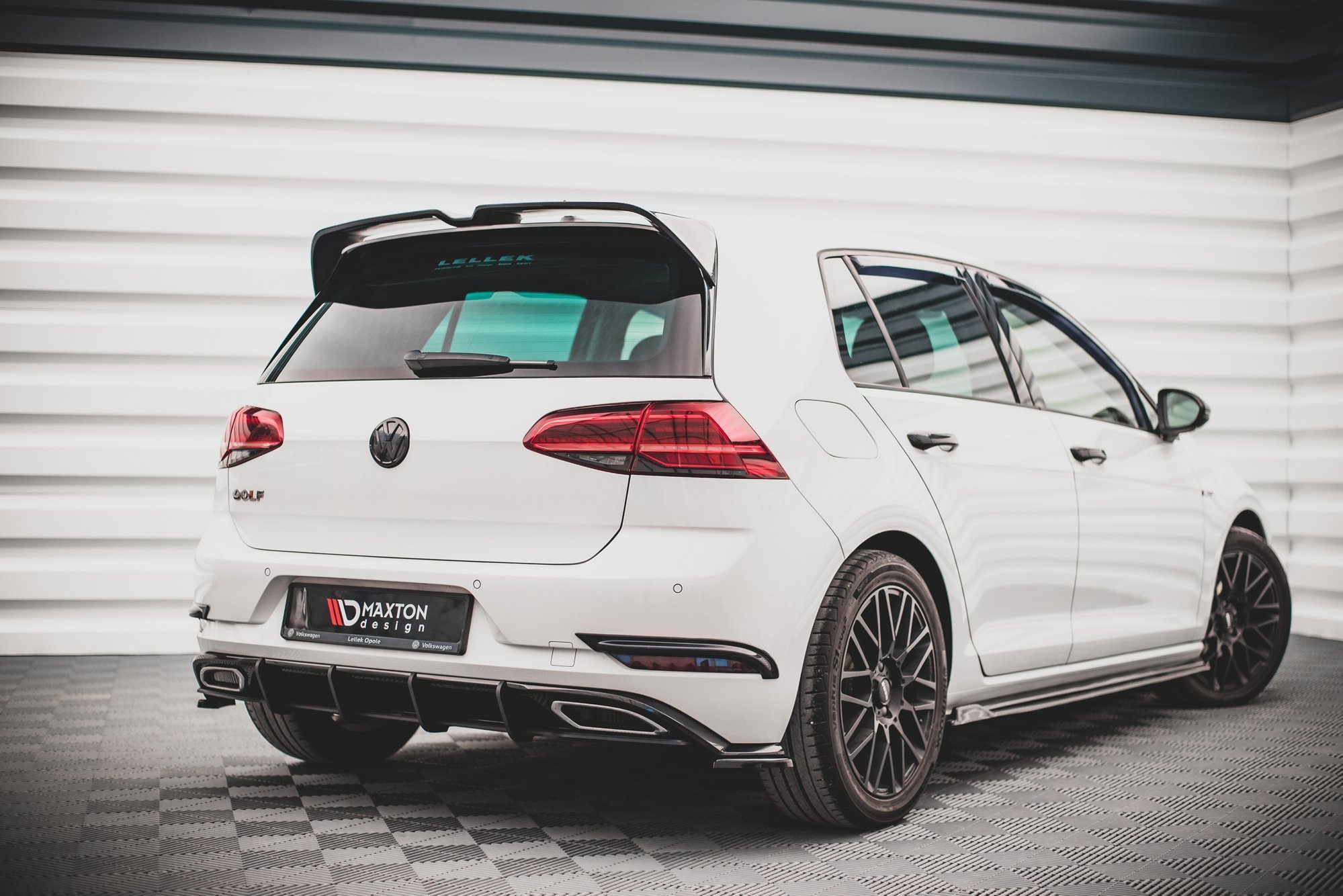 Maxton Design Rennen Street Pro Heckschürze für Volkswagen Golf R-Line Mk 7 Facelift