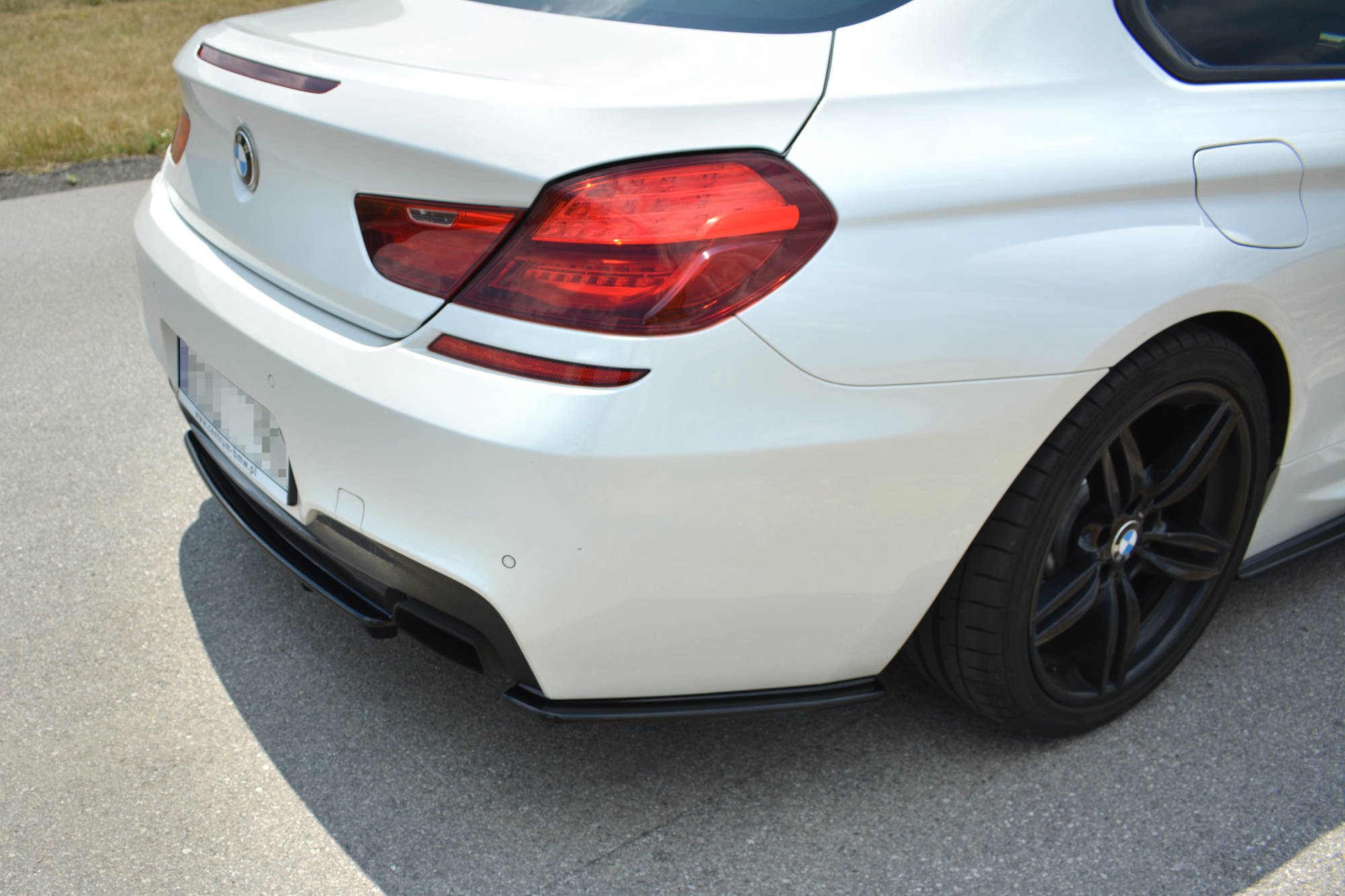 Maxton Design Heck Ansatz Flaps Diffusor für BMW 6er Gran Coupé M Paket schwarz Hochglanz