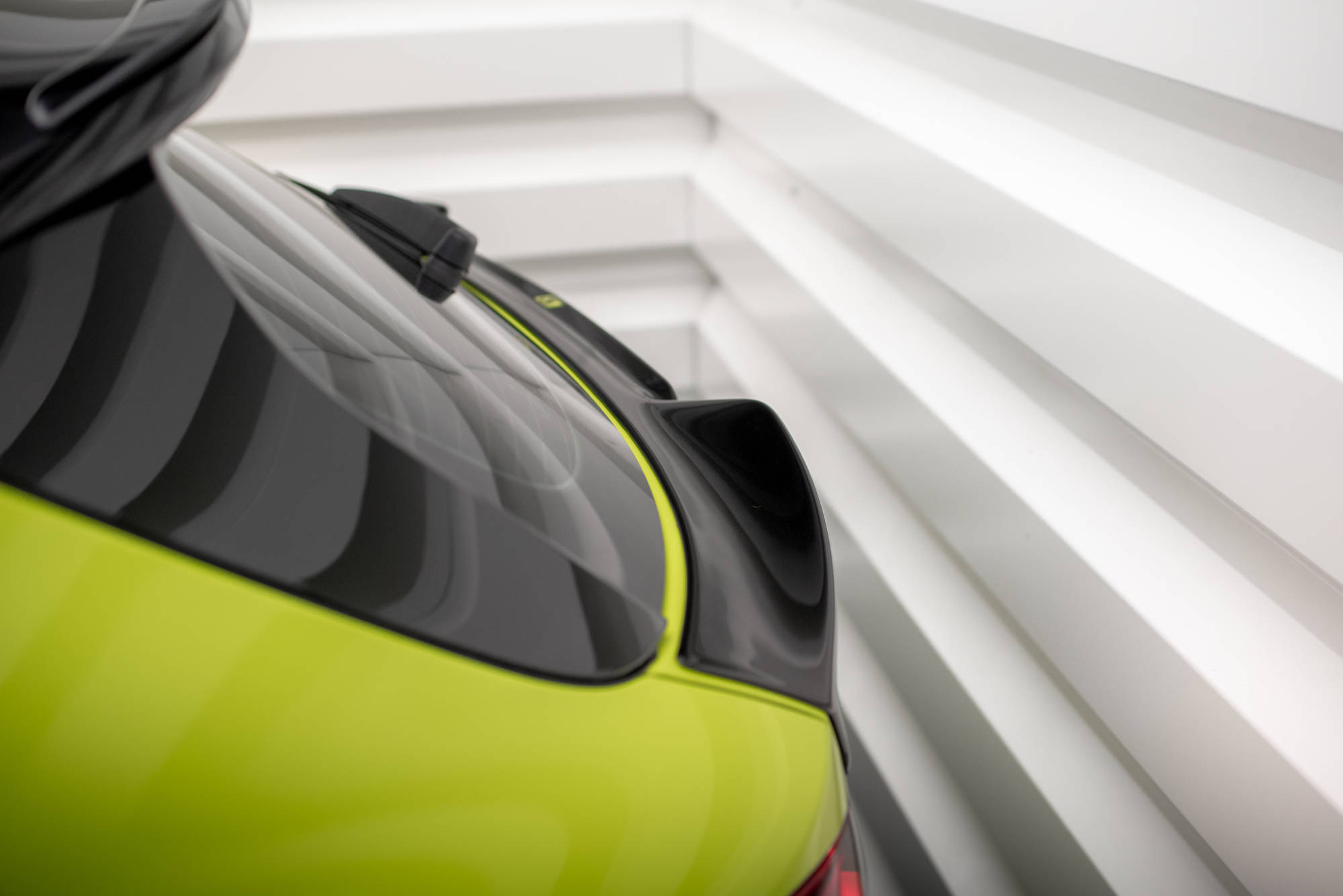 Maxton Design Heckscheiben Spoiler für BMW 1er F40 M-Paket / M135i schwarz Hochglanz