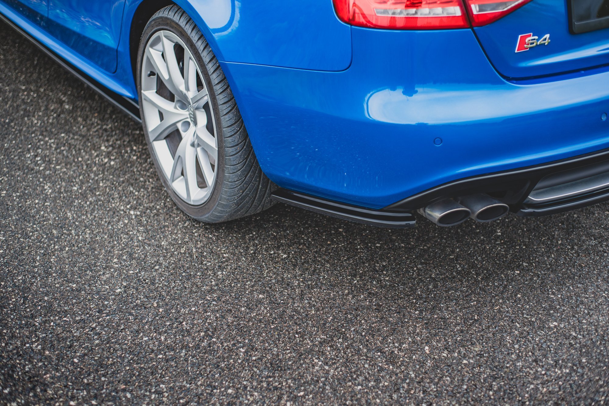 Maxton Design Heck Ansatz Flaps Diffusor für Audi S4 / A4 S-Line B8 Limousine schwarz Hochglanz