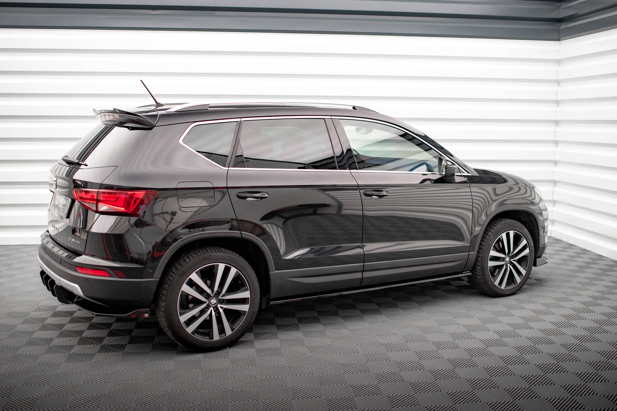 Maxton Design Seitenschweller Ansatz für Seat Ateca Mk1 schwarz Hochglanz