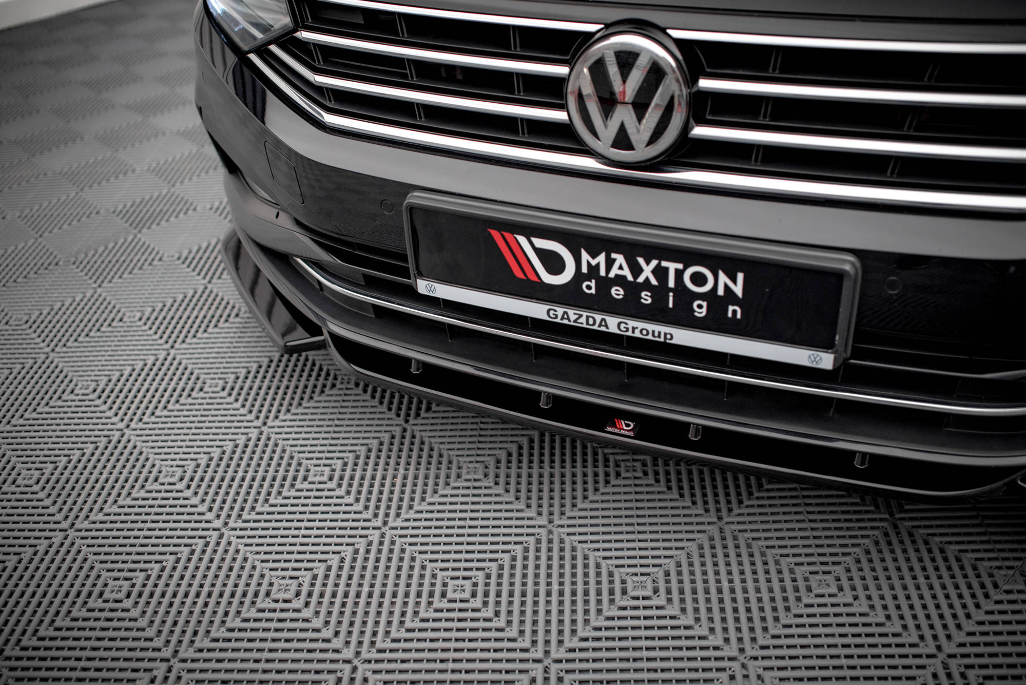 Maxton Design Front Ansatz V.1 für Volkswagen Passat B8 Facelift schwarz Hochglanz