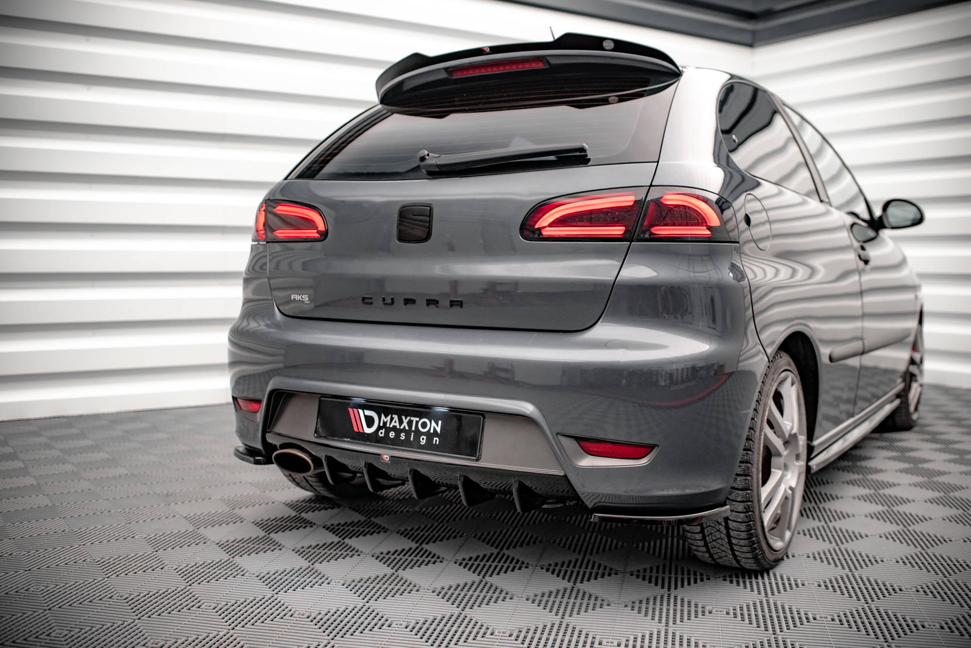 Maxton Design Diffusor Heck Ansatz für Seat Ibiza Cupra Mk3 schwarz Hochglanz