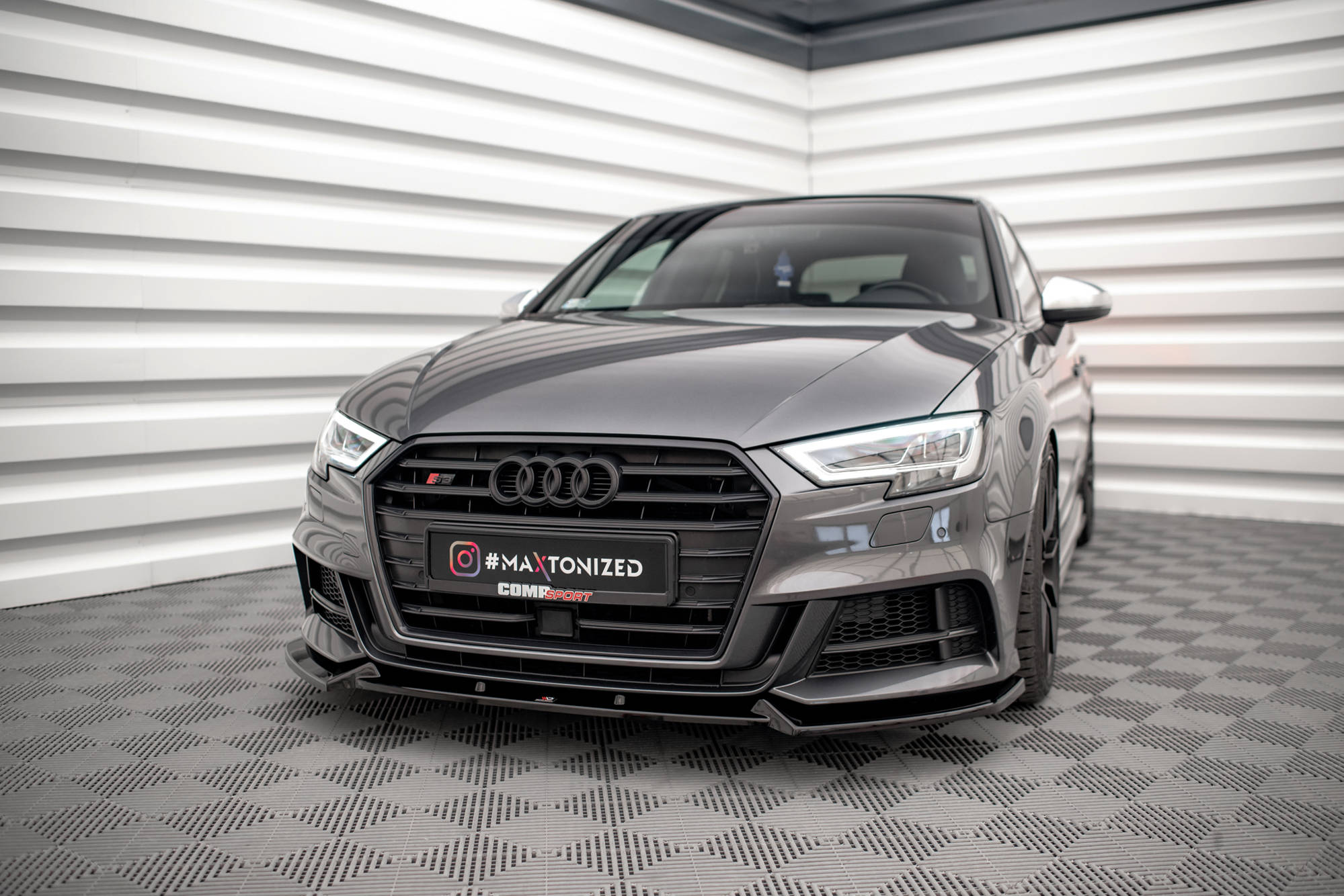 Maxton Design Front Ansatz V.1 für Audi S3 / A3 S-Line Sportback 8V Facelift schwarz Hochglanz