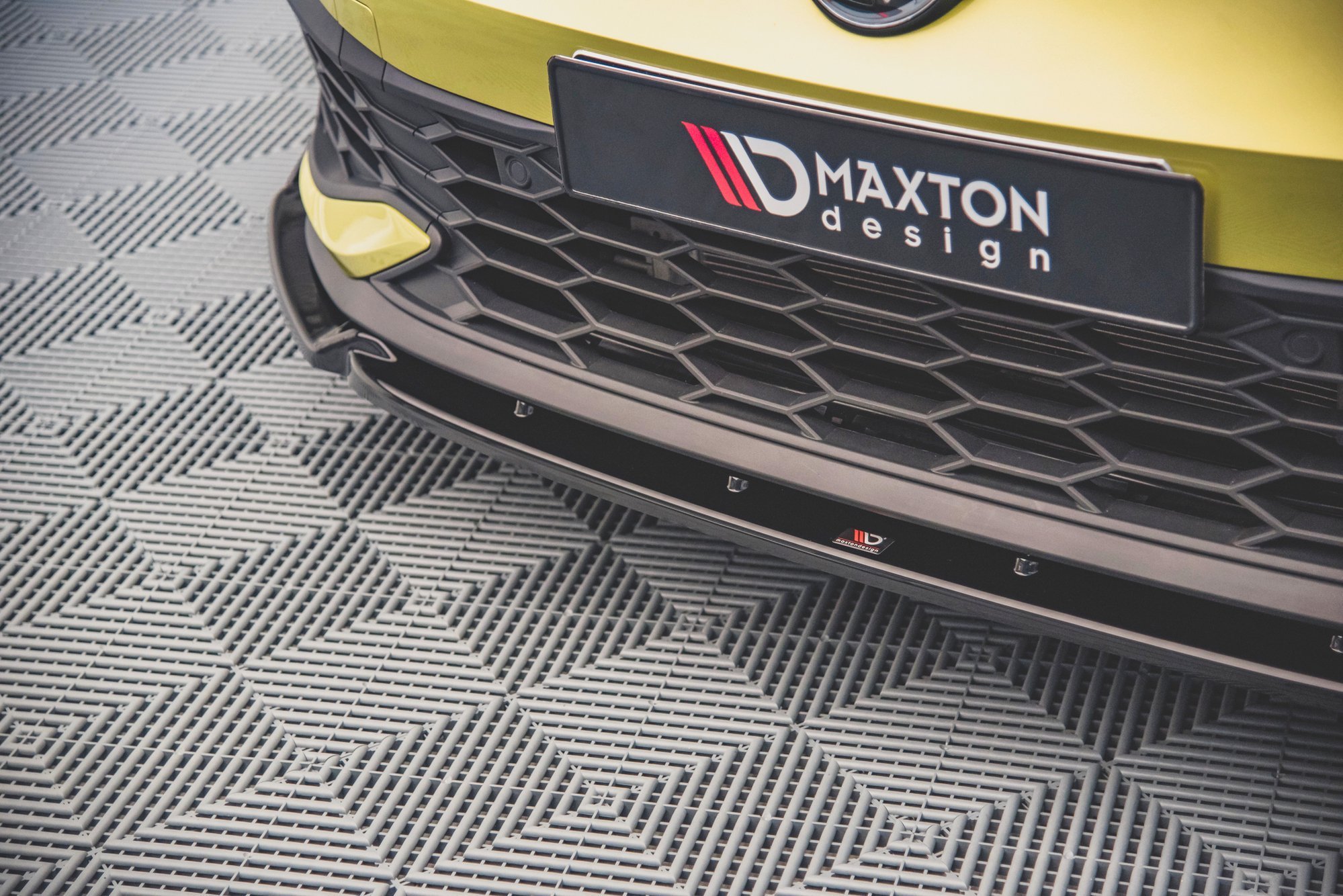 Maxton Design Front Ansatz V.1 +Flaps für Volkswagen Golf 8 GTI Clubsport