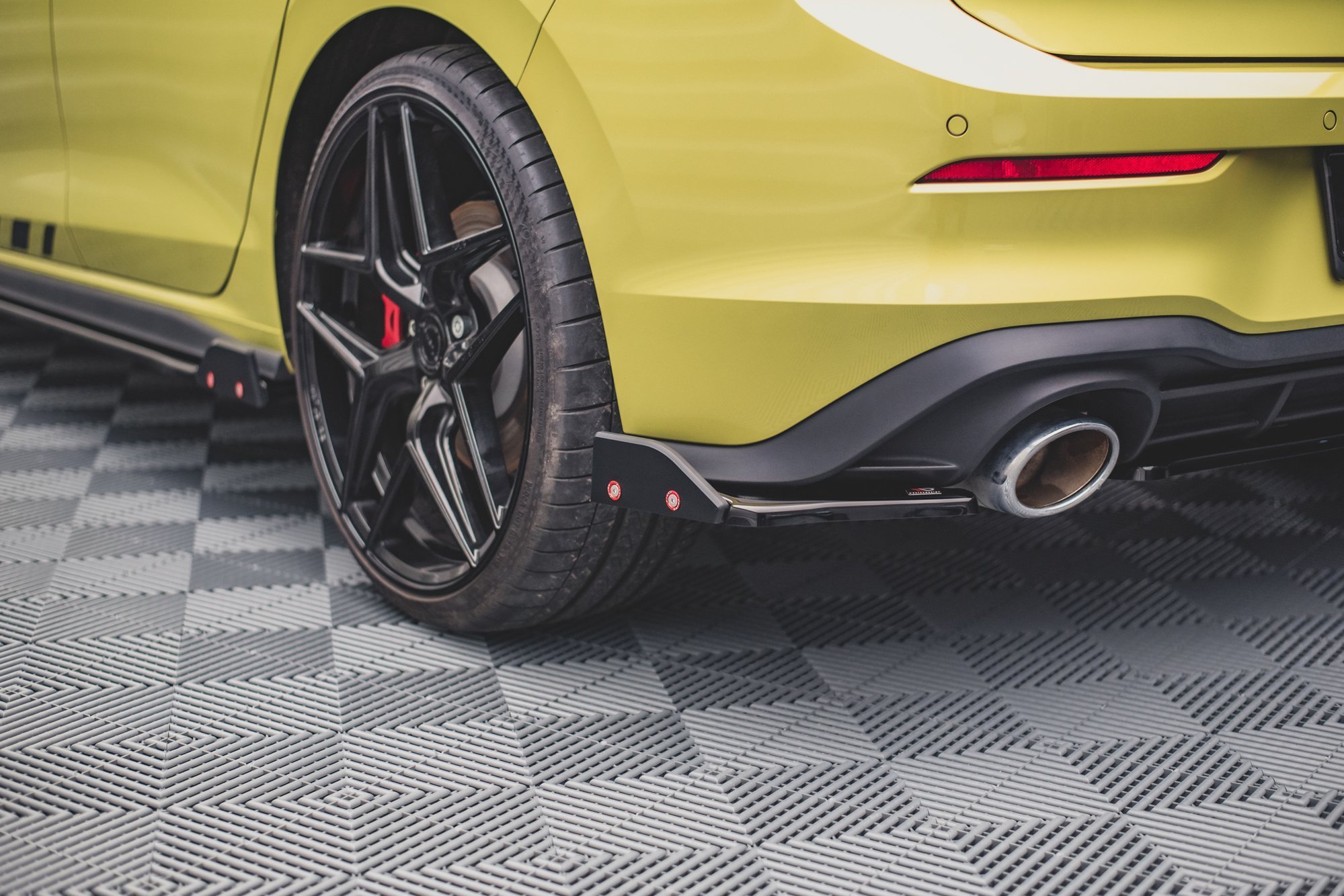 Maxton Design Heck Ansatz Flaps Diffusor V.1 +Flaps für Volkswagen Golf 8 GTI Clubsport