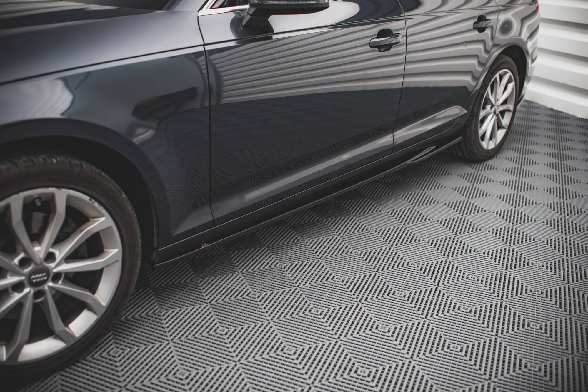 Maxton Design Seitenschweller Ansatz für Audi A4 Avant B9 schwarz Hochglanz