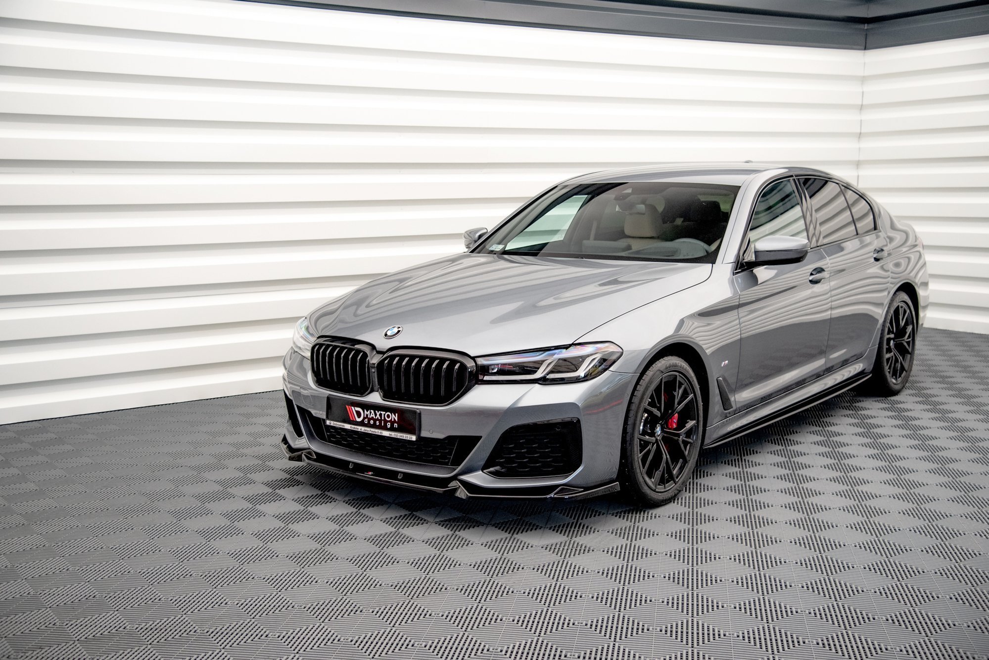 Maxton Design Front Ansatz V.1 für BMW 5er G30 Facelift M-Paket schwarz Hochglanz