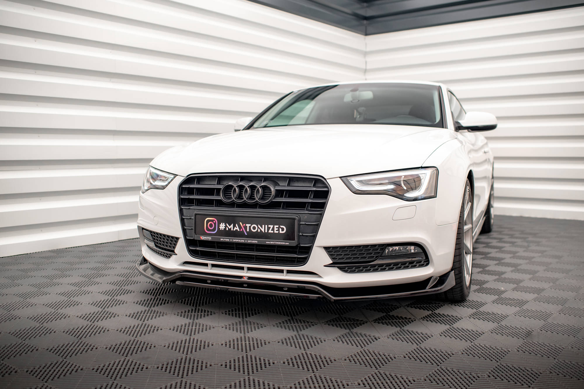Maxton Design Front Ansatz V.2 für Audi A5 Coupe 8T Facelift schwarz Hochglanz