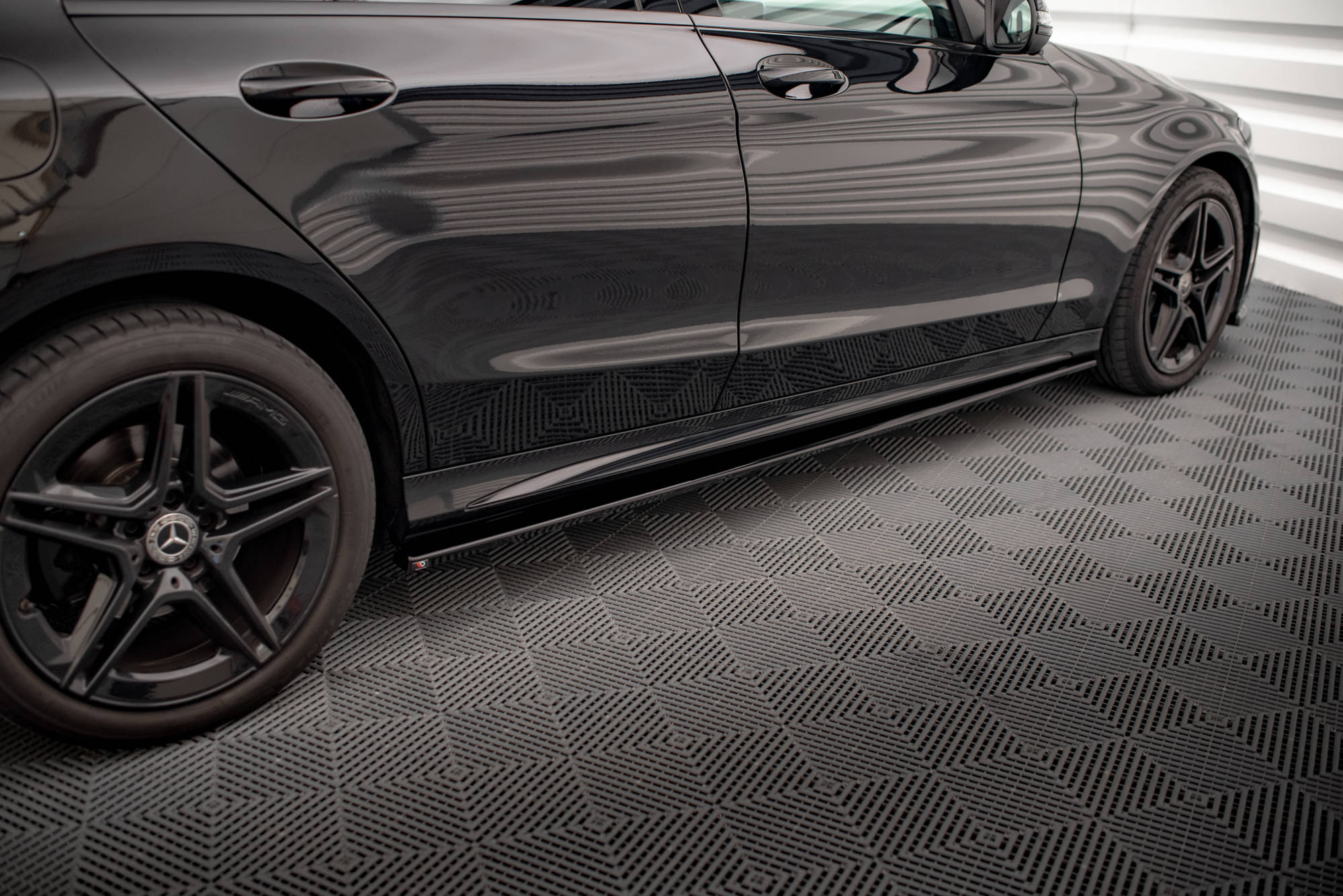Maxton Design Seitenschweller Ansatz für Mercedes-Benz C43 / C AMG-Line Limousine W205 Facelift schwarz Hochglanz