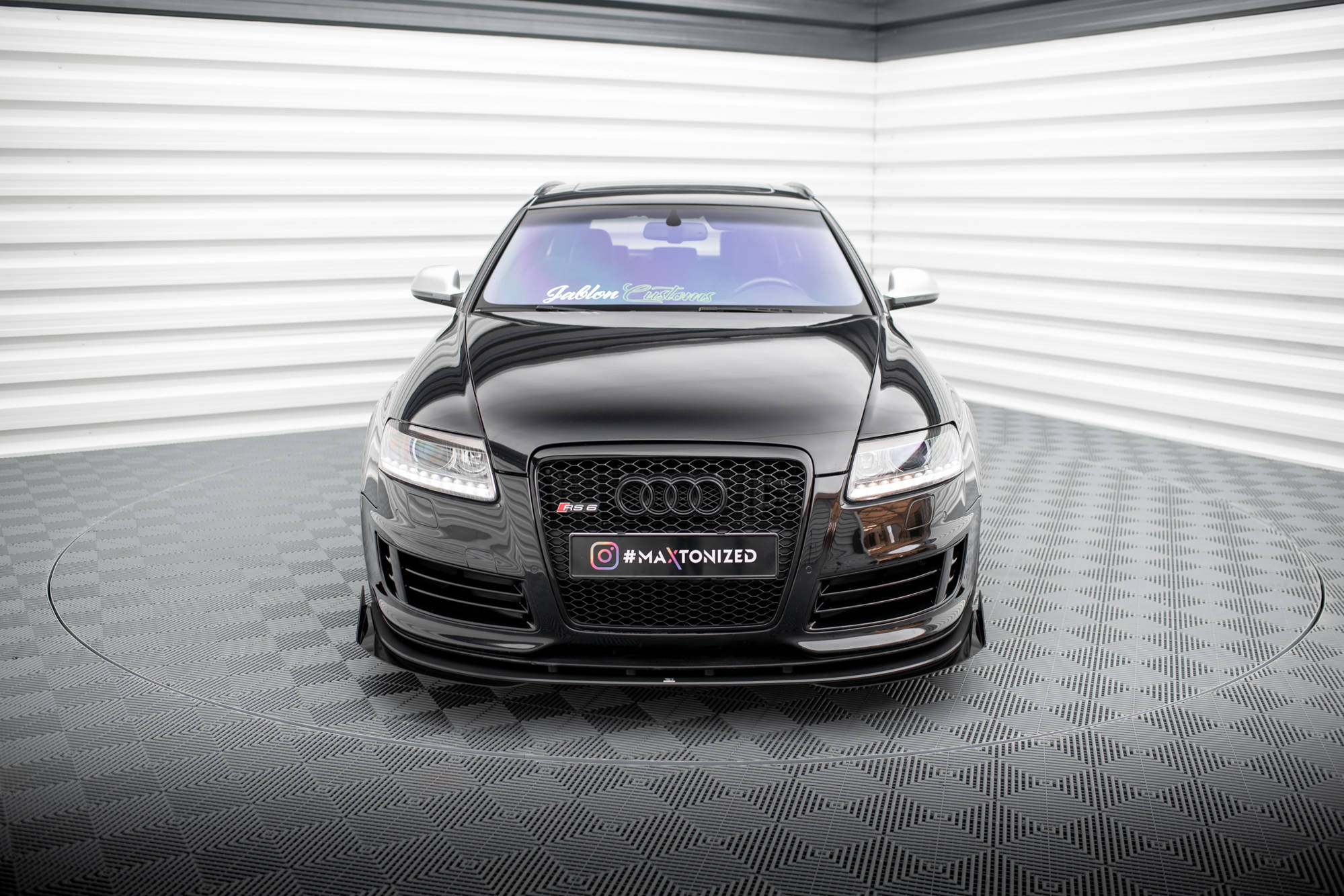 Maxton Design Street Pro Front Ansatz für +Flaps für + Flaps Audi RS6 Avant C6 schwarz Hochglanz
