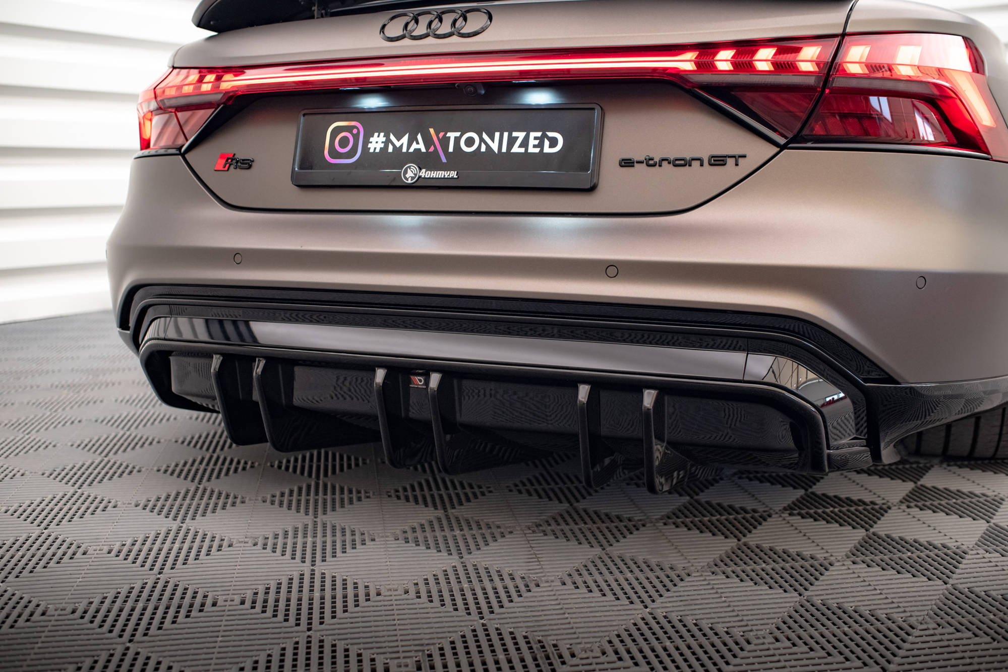 Maxton Design Diffusor Heck Ansatz für Audi e-Tron GT / RS GT Mk1 schwarz Hochglanz Maxton Design Diffusor Heck Ansatz für Audi e-Tron GT / RS GT Mk1 schwarz Hochglanz
