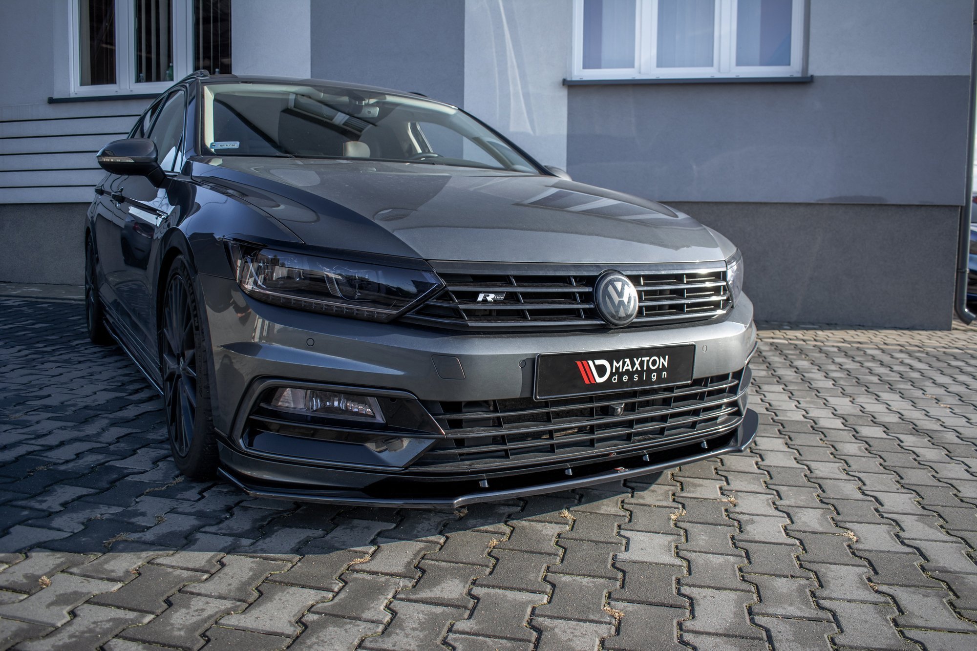 Maxton Design Front Ansatz V.1 für Volkswagen Passat R-Line B8 schwarz Hochglanz