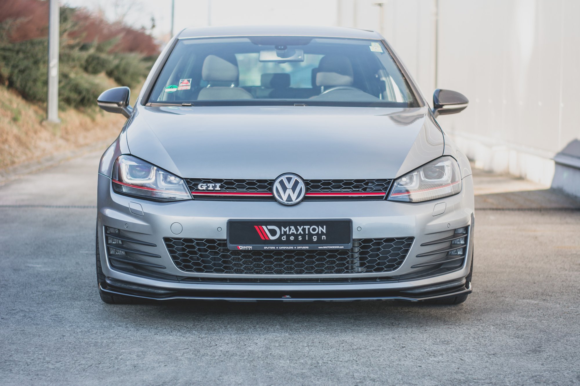 Maxton Design Front Ansatz V.2 für VW Golf 7 GTI  schwarz Hochglanz