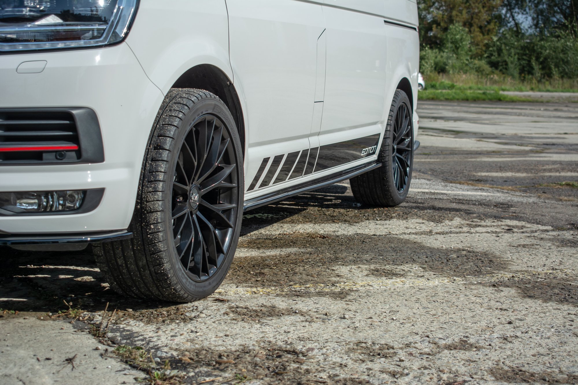 Maxton Design Seitenschweller Ansatz für Volkswagen T6 schwarz Hochglanz