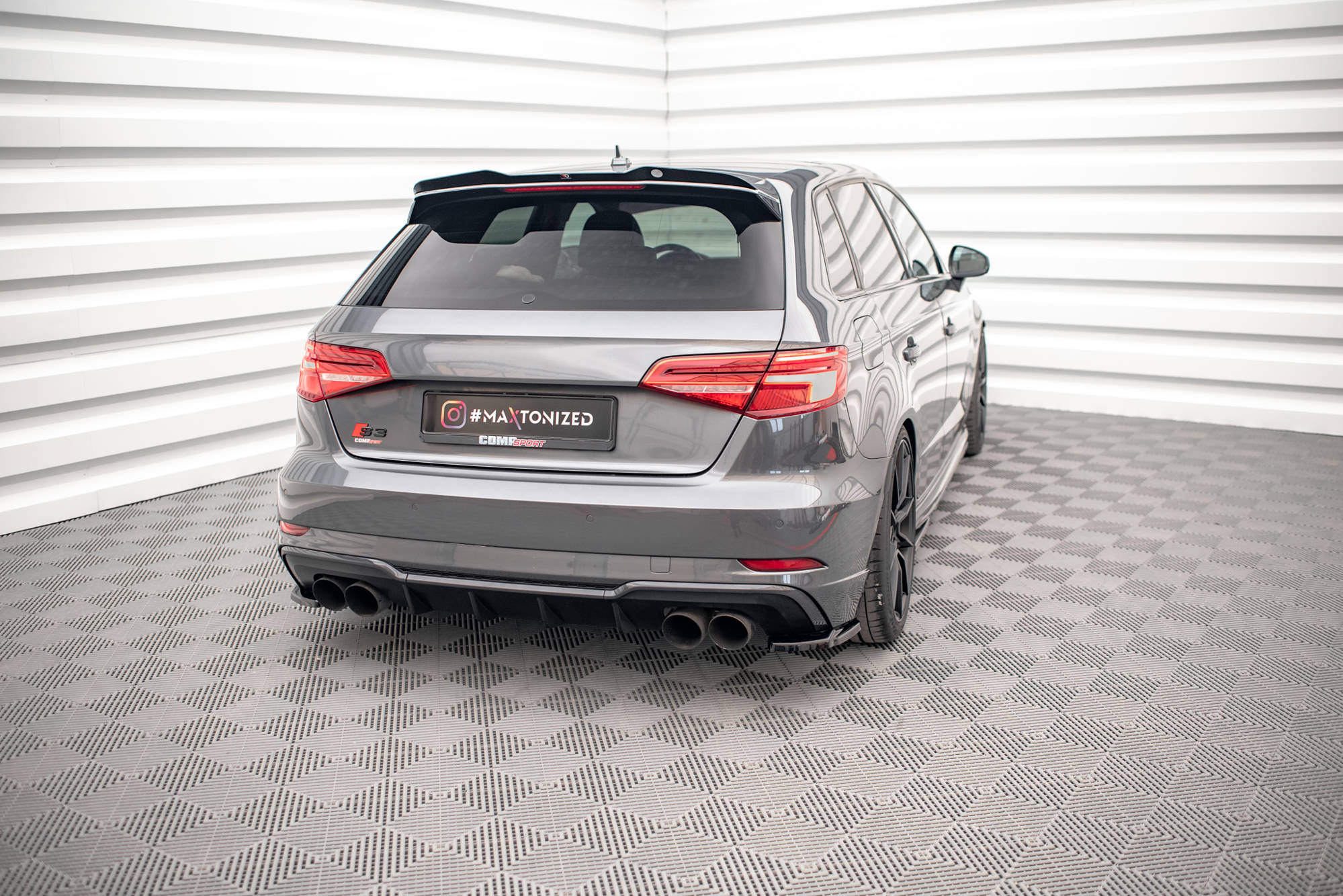Maxton Design Heck Ansatz Flaps Diffusor für Audi S3 Sportback 8V Facelift schwarz Hochglanz
