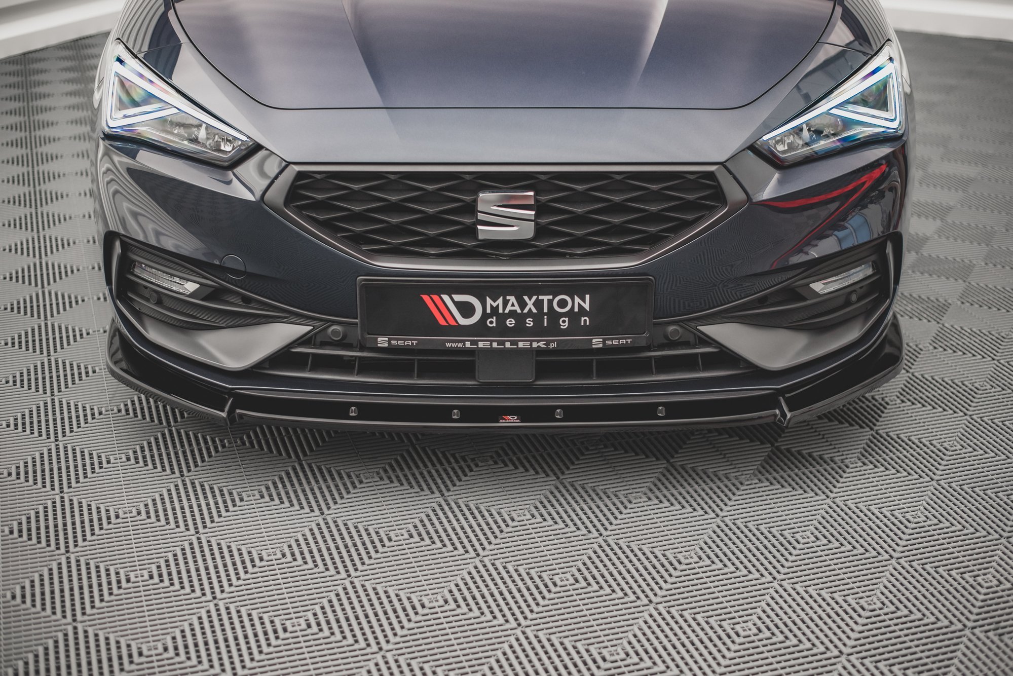 Maxton Design Front Ansatz V.1 für Seat Leon FR Mk4 schwarz Hochglanz