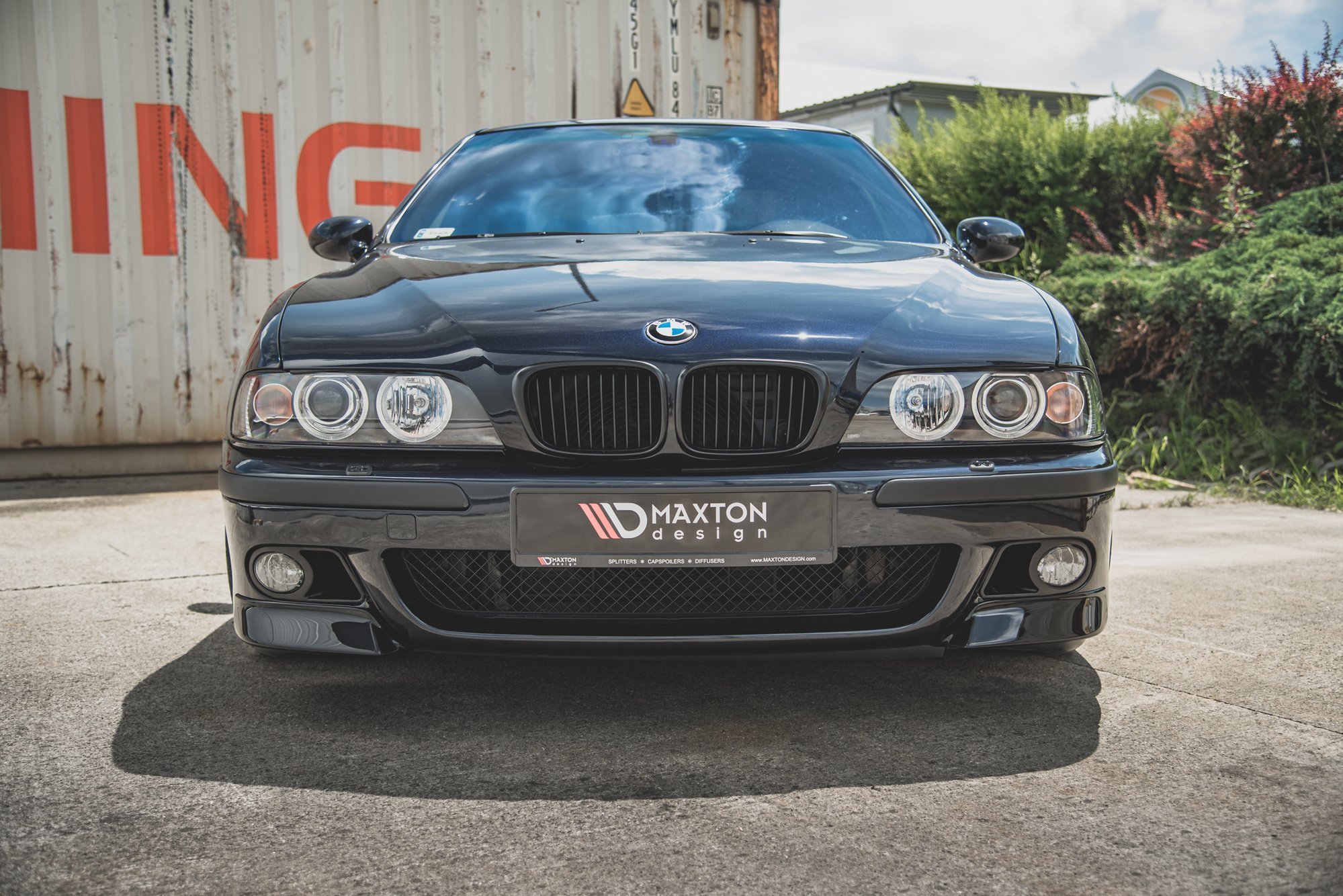 Maxton Design Front Ansatz für Seite BMW M5  / 5 M-Paket E39 schwarz Hochglanz