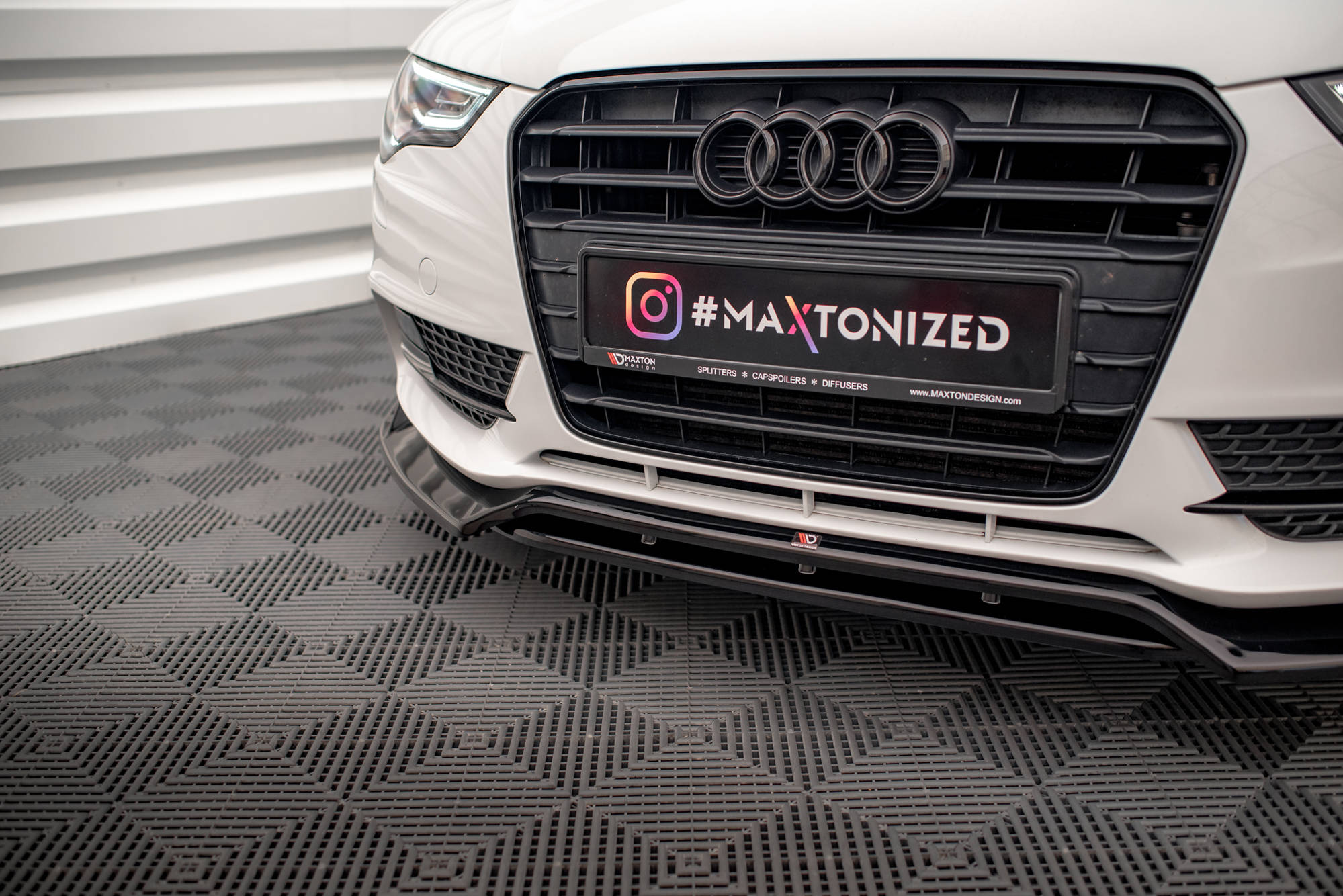 Maxton Design Front Ansatz V.2 für Audi A5 Coupe 8T Facelift schwarz Hochglanz