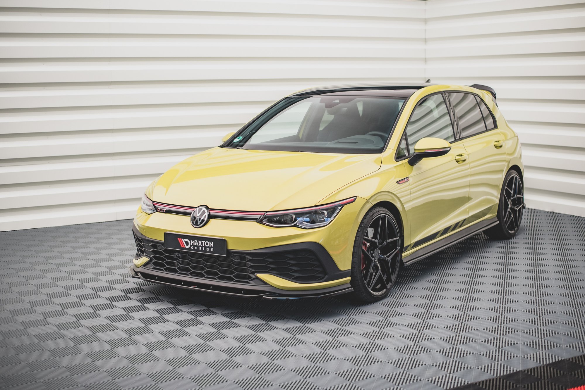 Maxton Design Front Ansatz V.2 für Volkswagen Golf 8 GTI Clubsport schwarz Hochglanz