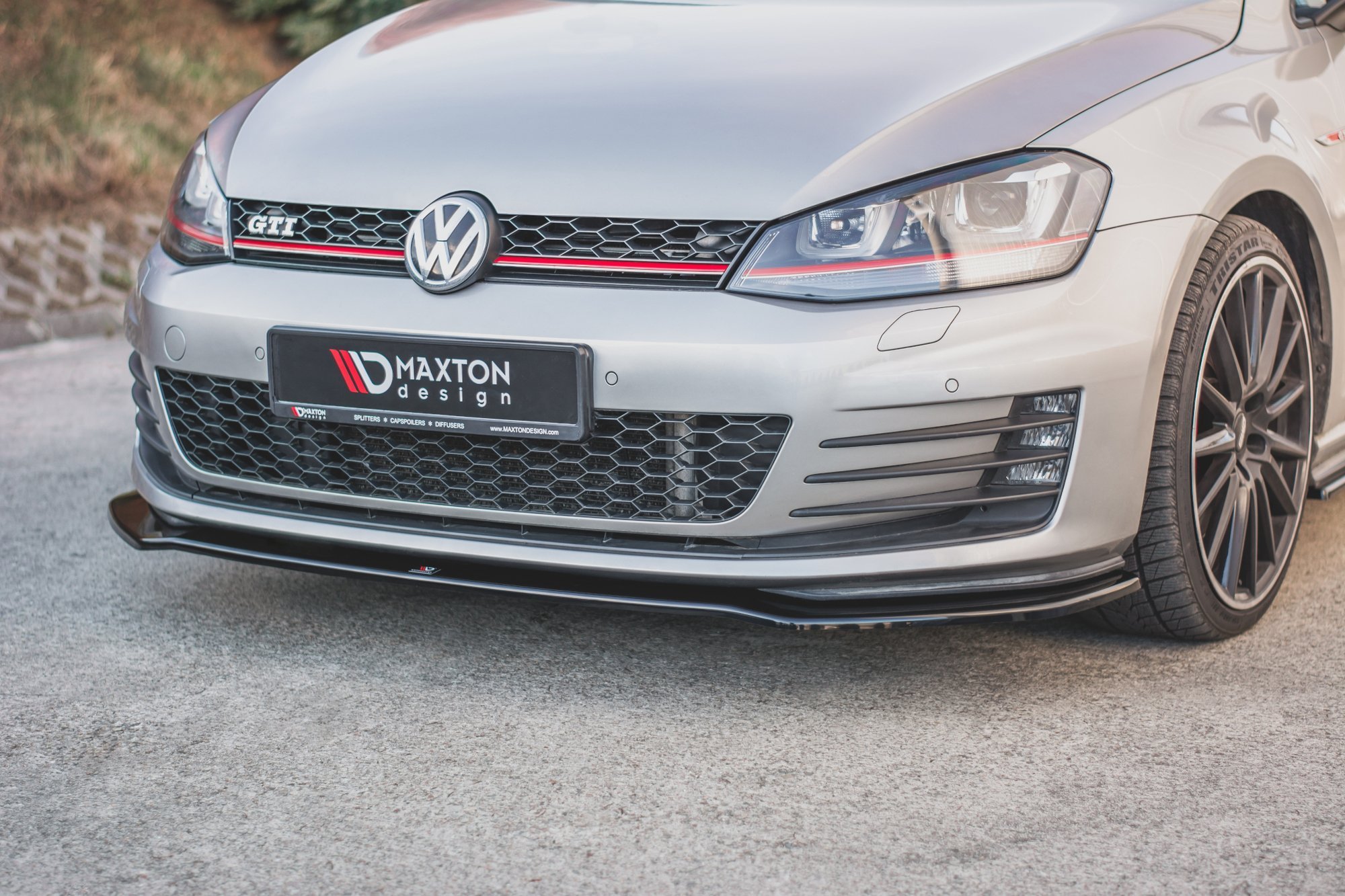 Maxton Design Front Ansatz V.2 für VW Golf 7 GTI  schwarz Hochglanz