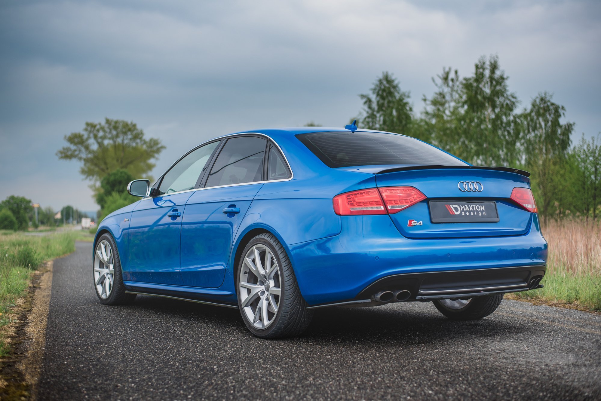 Maxton Design Heck Ansatz Flaps Diffusor für Audi S4 / A4 S-Line B8 Limousine schwarz Hochglanz