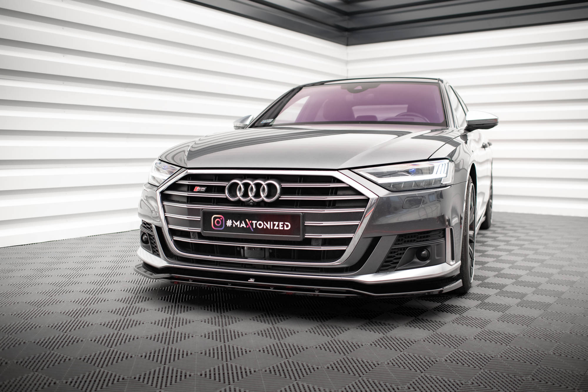 Maxton Design Front Ansatz V.1 für Audi S8 D5 schwarz Hochglanz