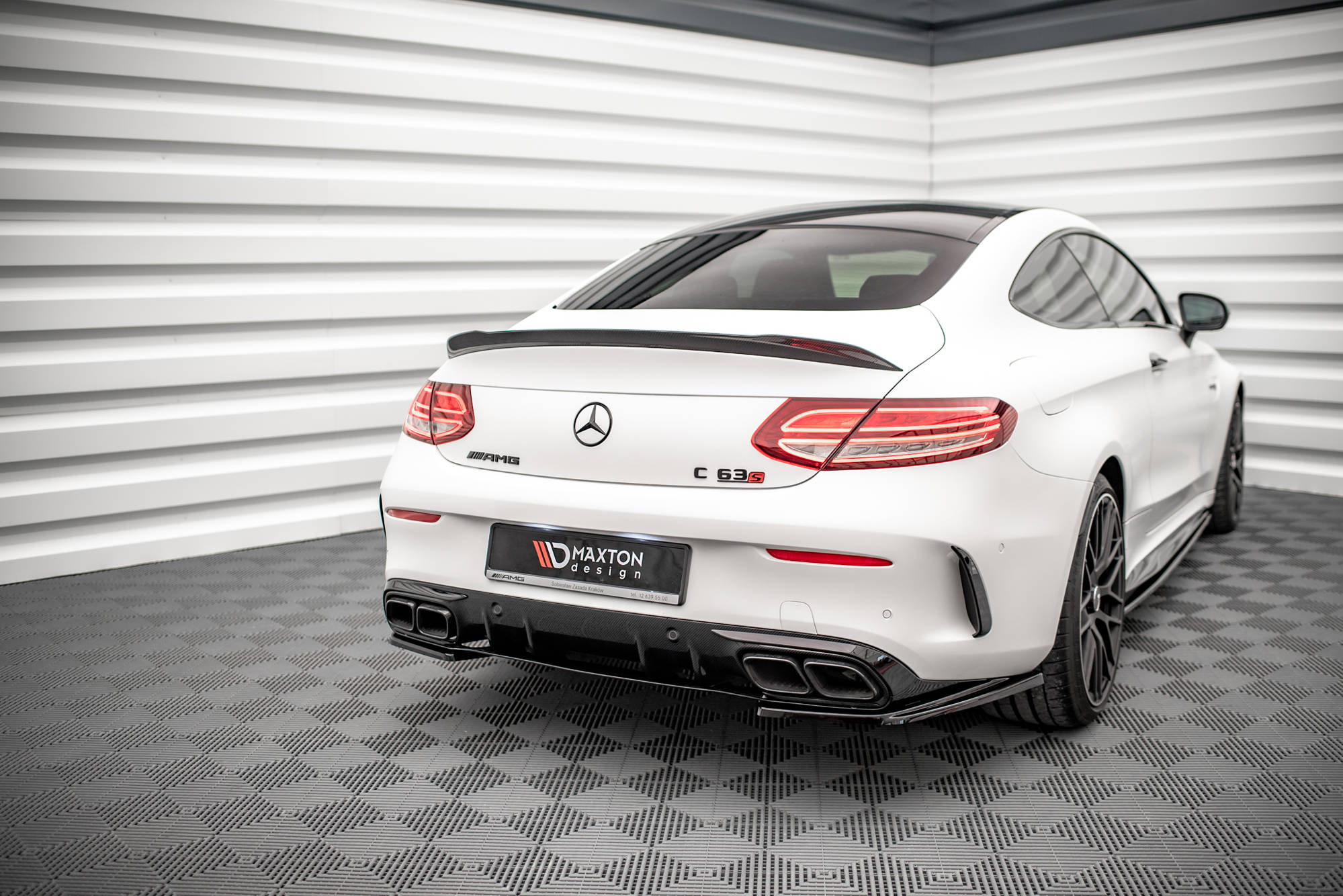 Maxton Design Heck Ansatz Flaps Diffusor für Mercedes-AMG C 63 AMG Coupe C205 Facelift schwarz Hochglanz
