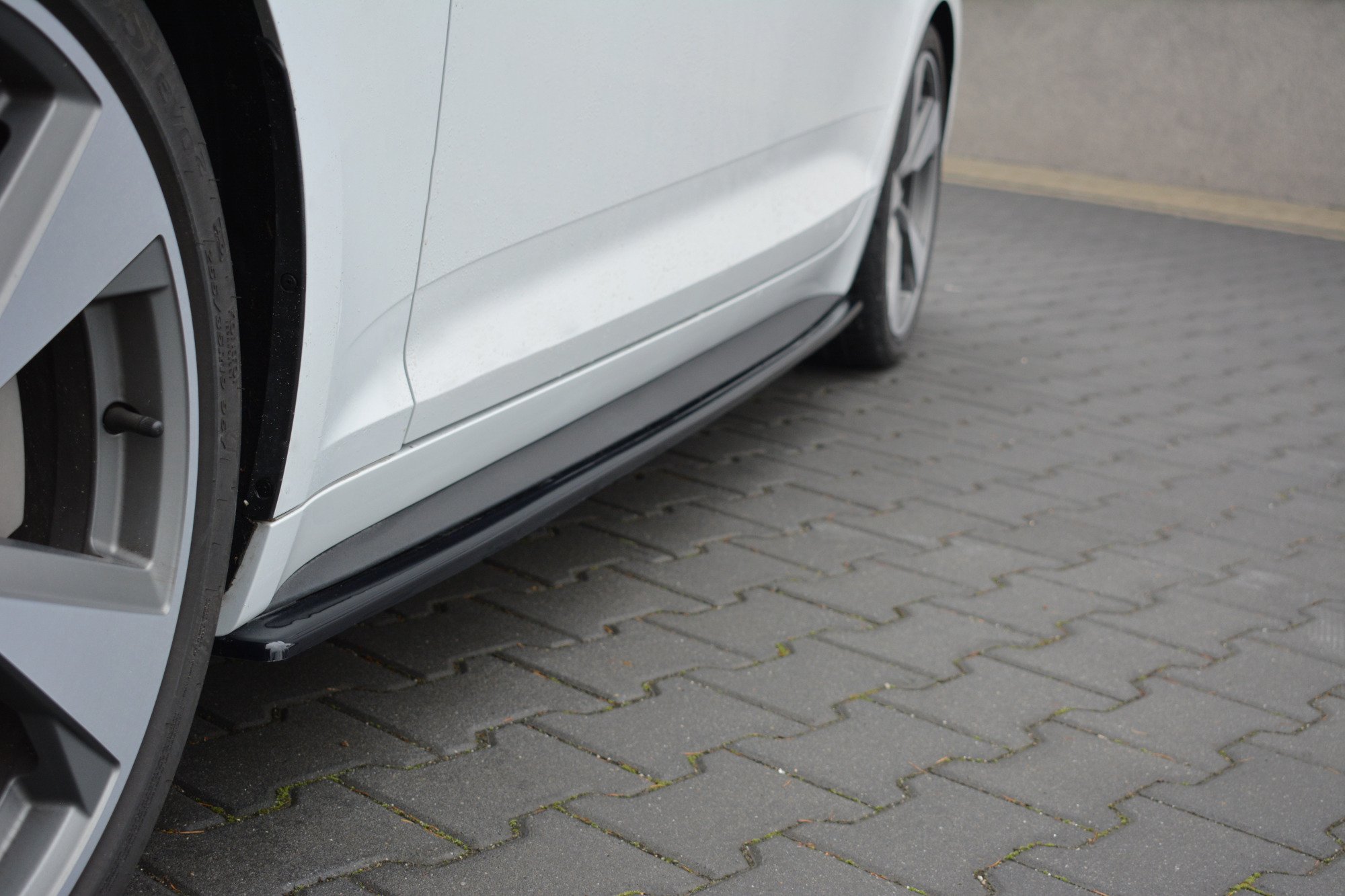 Maxton Design Seitenschweller Ansatz für Audi S5 / A5 S-Line F5 Sportback  schwarz Hochglanz