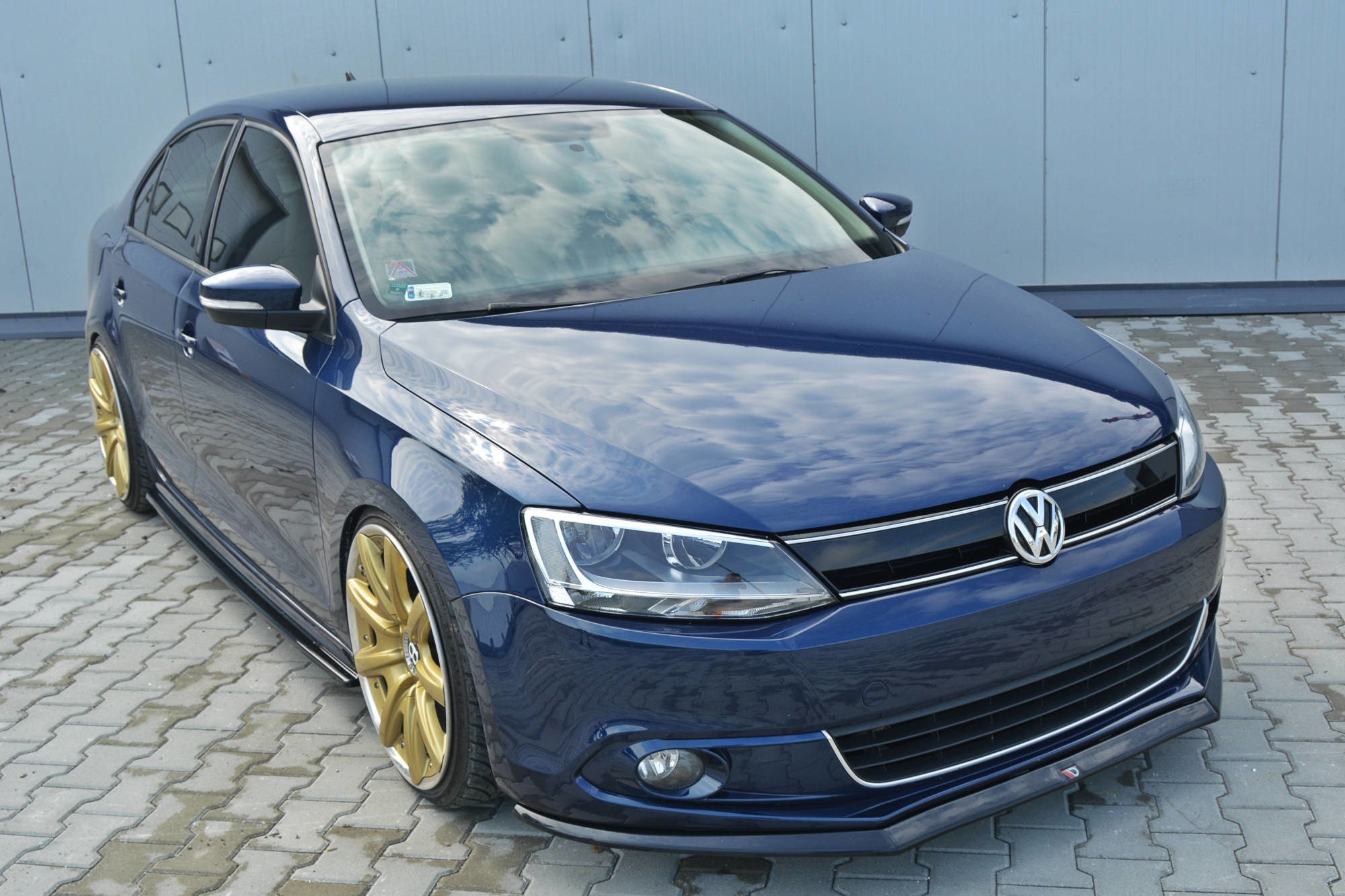 Maxton Design Front Ansatz V.2 für VOLKSWAGEN JETTA MK6 SEDAN vor Facelift schwarz Hochglanz