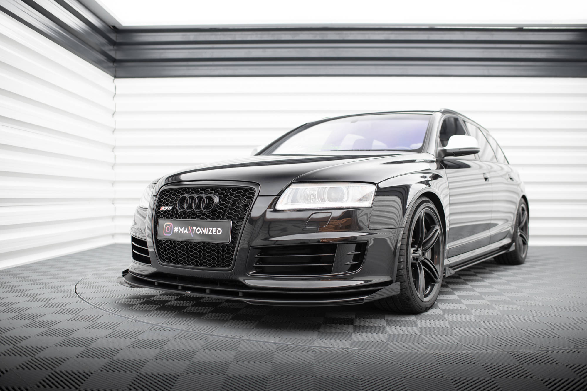 Maxton Design Street Pro Front Ansatz für +Flaps für + Flaps Audi RS6 Avant C6 schwarz Hochglanz