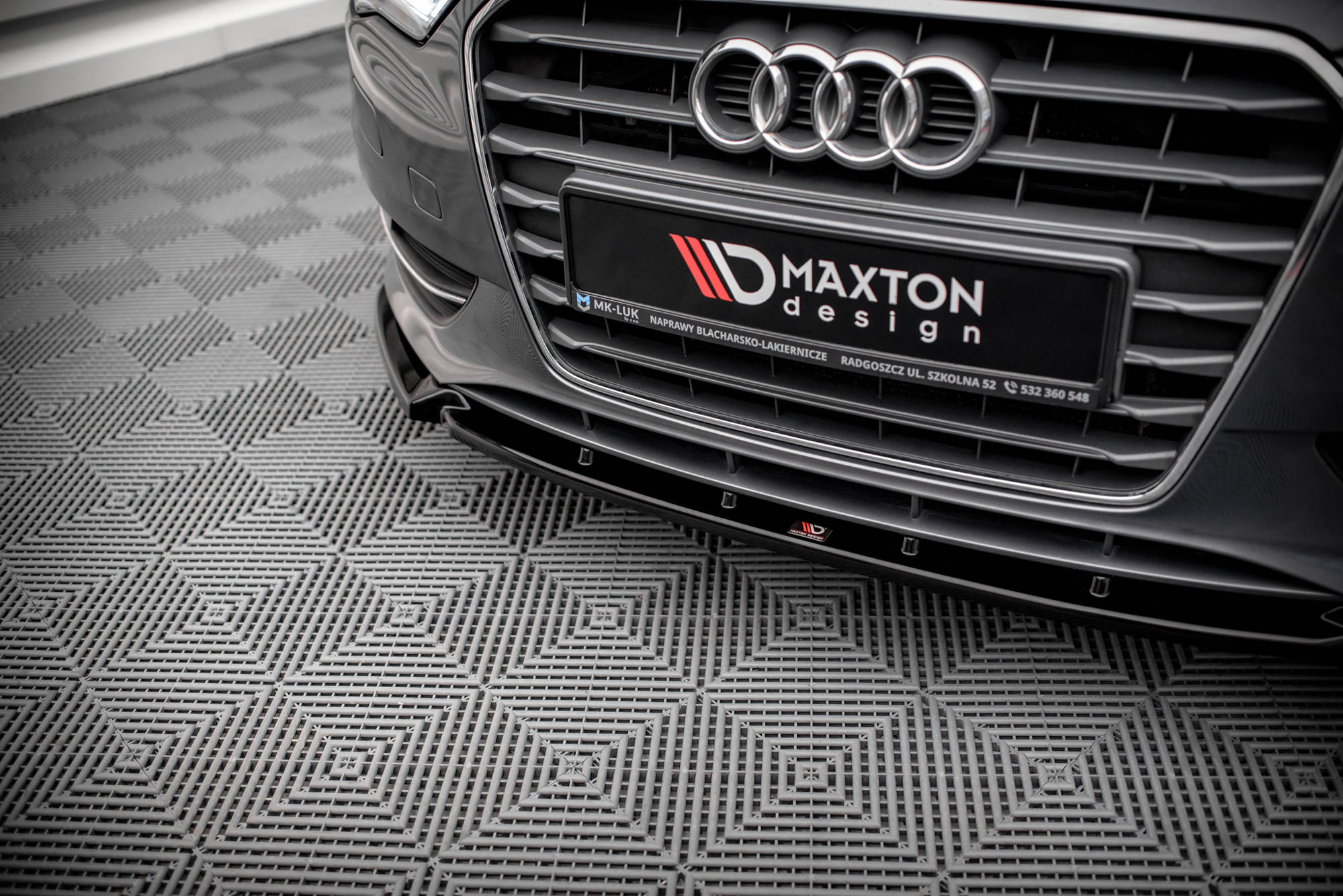 Maxton Design Front Ansatz für Audi A3 Sportback 8V schwarz Hochglanz