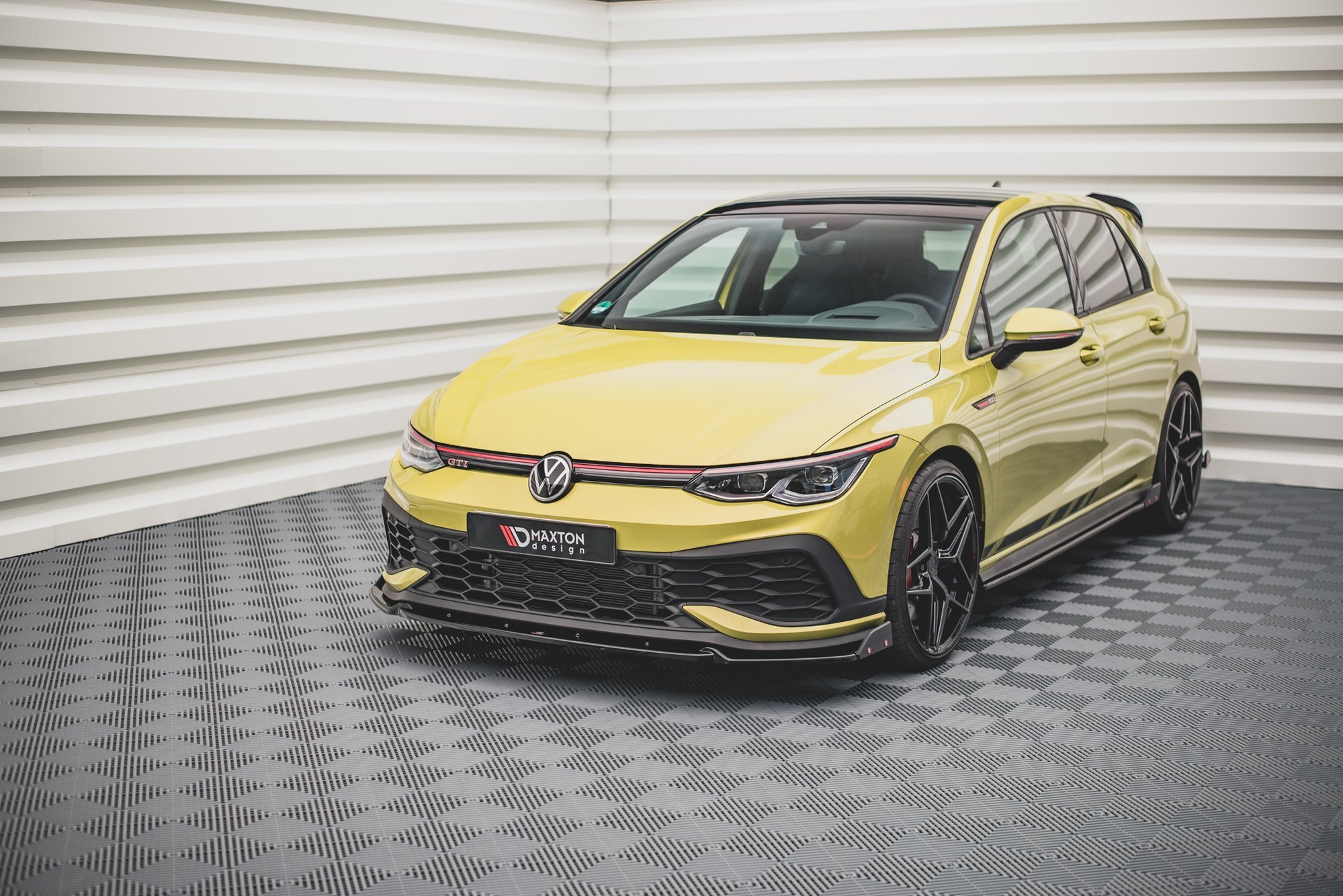 Maxton Design Front Ansatz V.1 +Flaps für Volkswagen Golf 8 GTI Clubsport