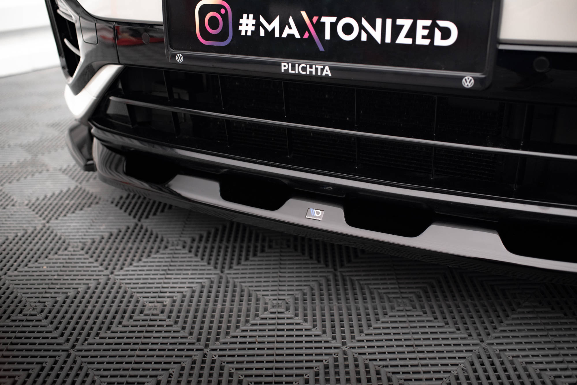 Maxton Design Front Ansatz V.2 für Volkswagen T-Roc R Mk1 Facelift schwarz Hochglanz