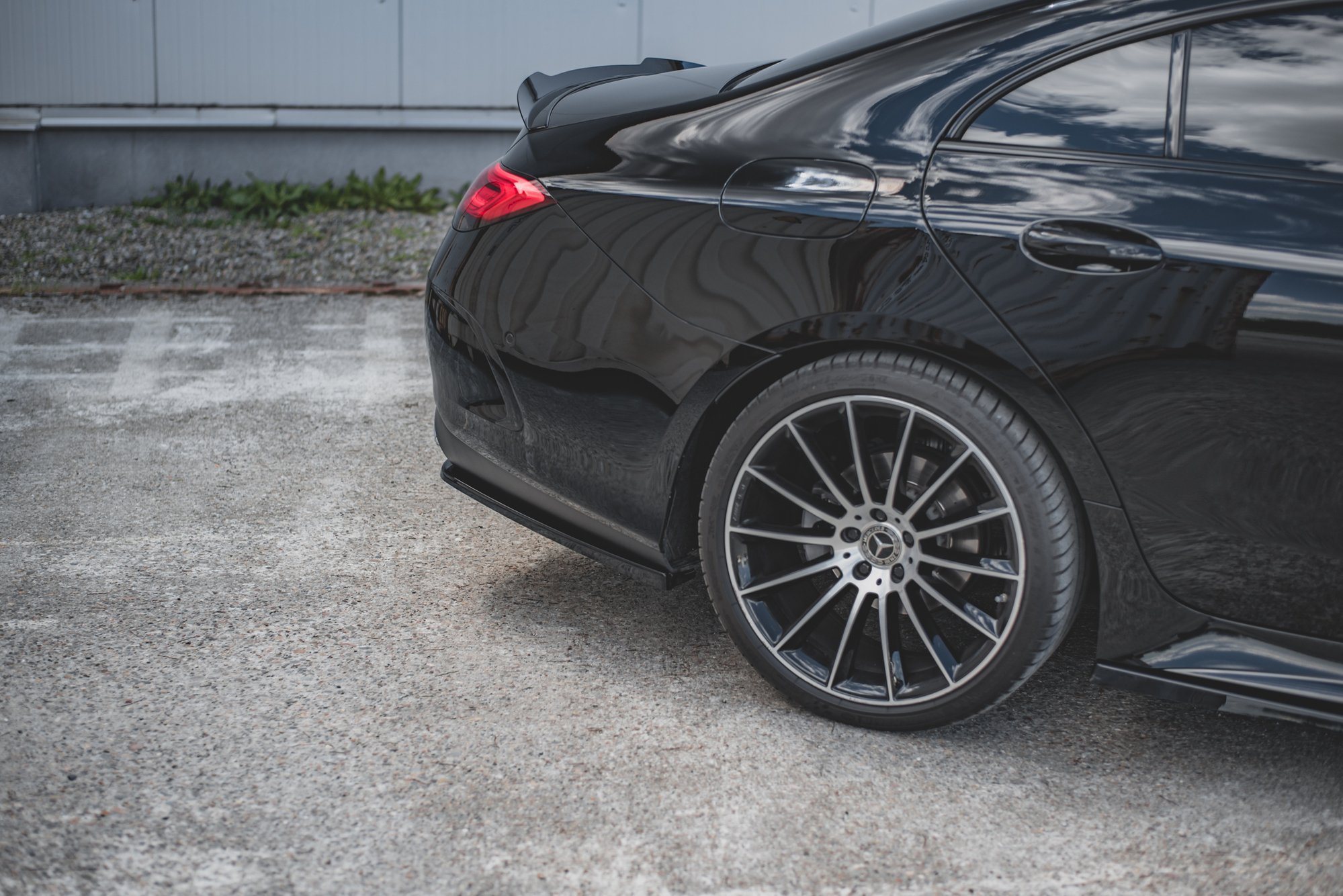 Maxton Design Mittlerer Diffusor Heck Ansatz für Mercedes-Benz CLS AMG-Line C257 schwarz Hochglanz