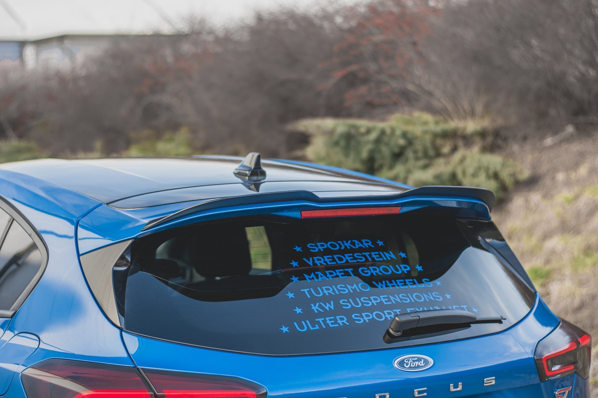 Maxton Design Spoiler CAP V.1 für Ford Focus ST Mk4 schwarz Hochglanz