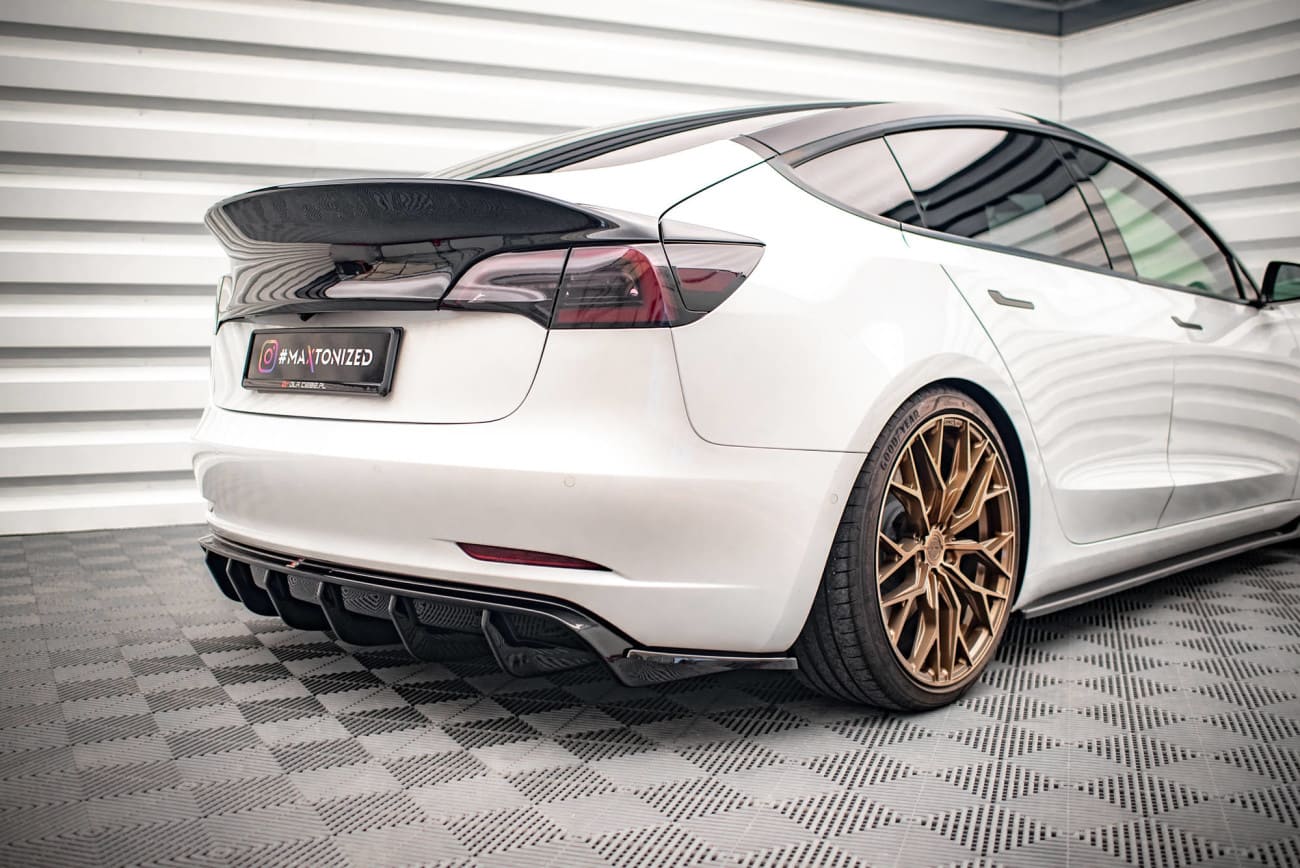 Maxton Design Heck Ansatz Flaps Diffusor V.2 für Tesla Model 3
