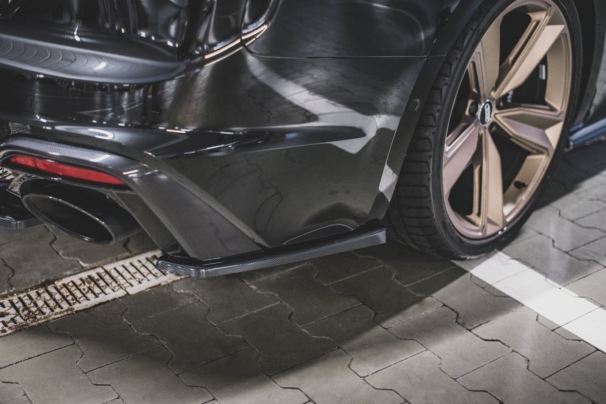 Maxton Design Heck Ansatz Flaps Diffusor für Audi RS5 F5 Facelift schwarz Hochglanz