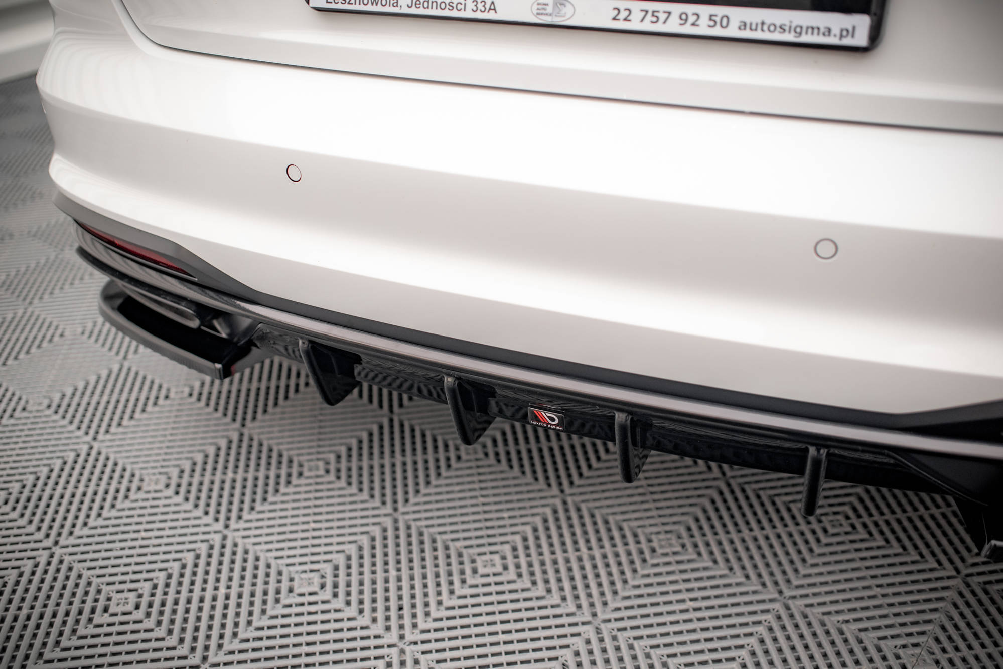Maxton Design Diffusor Heck Ansatz für Audi A4 B9 Facelift schwarz Hochglanz