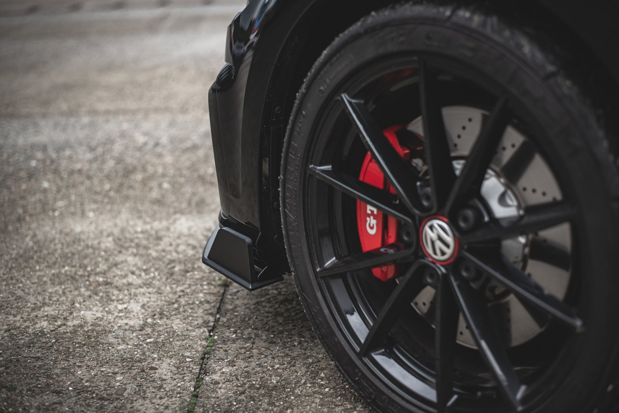 Maxton Design Robuste Racing Front Ansatz für VW Golf 7 GTI TCR