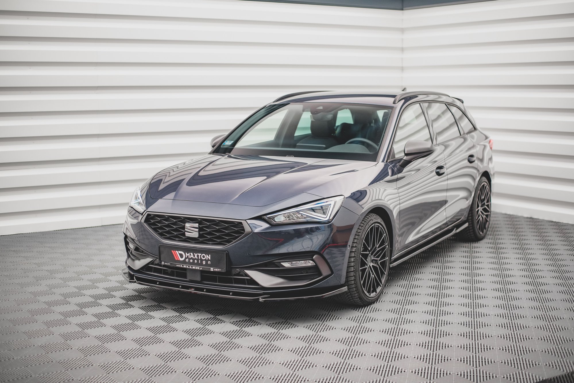 Maxton Design Front Ansatz V.2 für Seat Leon FR Mk4 schwarz Hochglanz