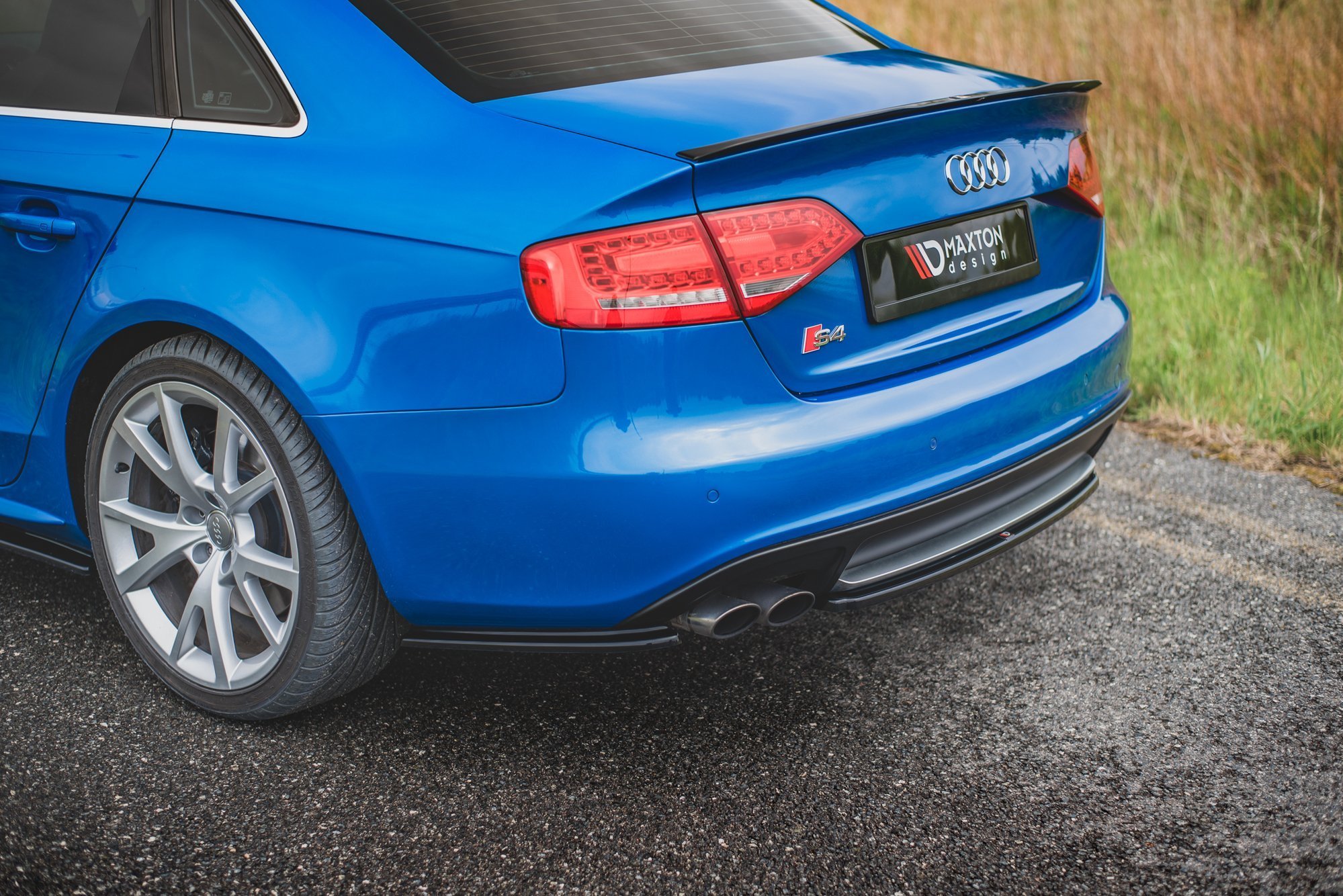 Maxton Design Heck Ansatz Flaps Diffusor für Audi S4 / A4 S-Line B8 Limousine schwarz Hochglanz
