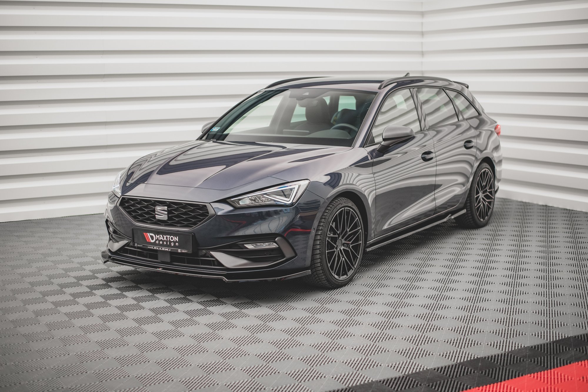 Maxton Design Front Ansatz V.3 für Seat Leon FR Mk4 schwarz Hochglanz